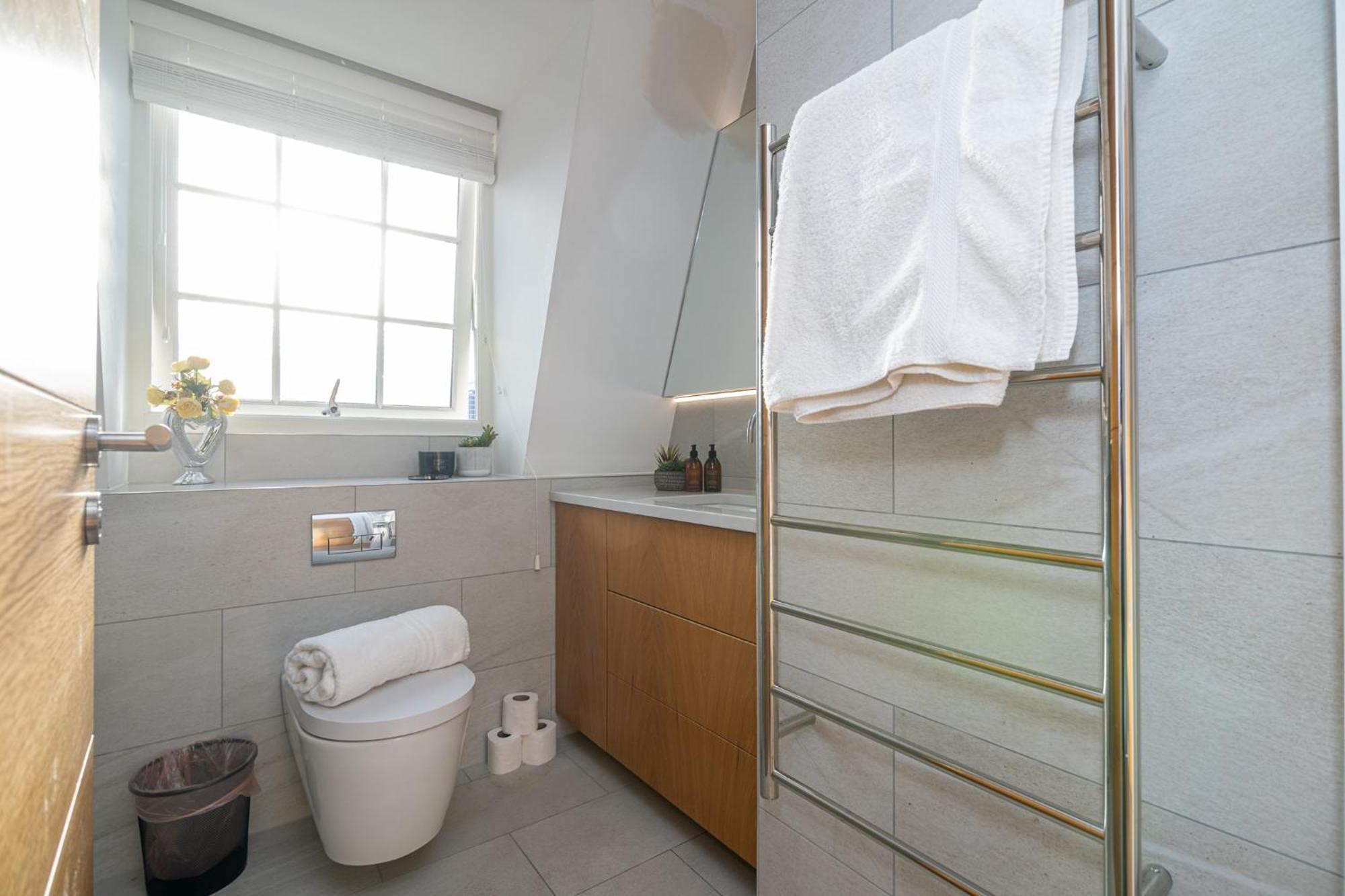 Stunning 1-bedroom Penthouse In Marble Arch 72 Lägenhet