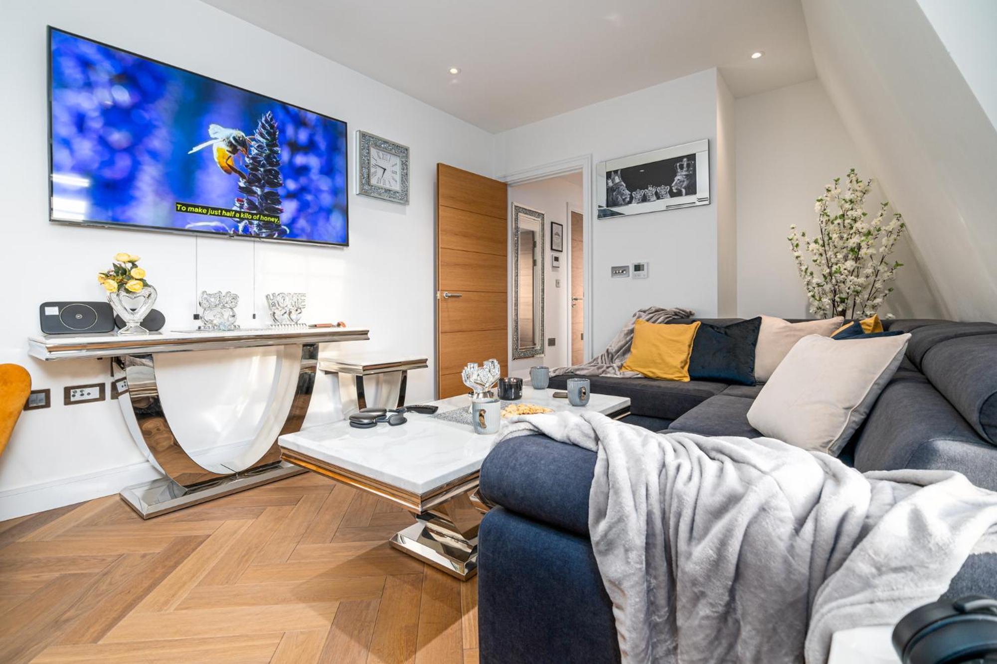 Stunning 1-bedroom Penthouse In Marble Arch 72 Lägenhet