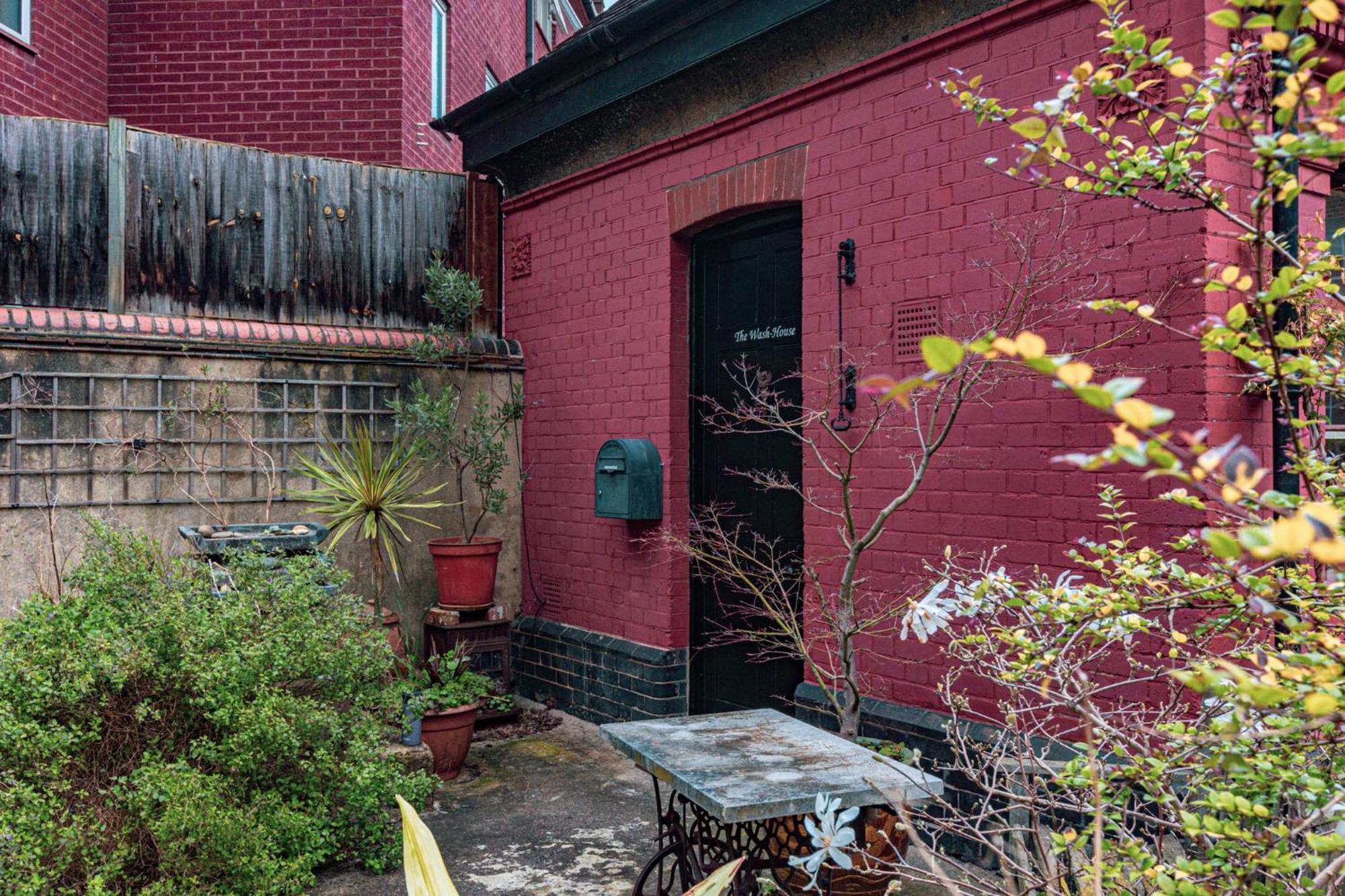 Unique Detached House Wprivate Courtyard, Guest house