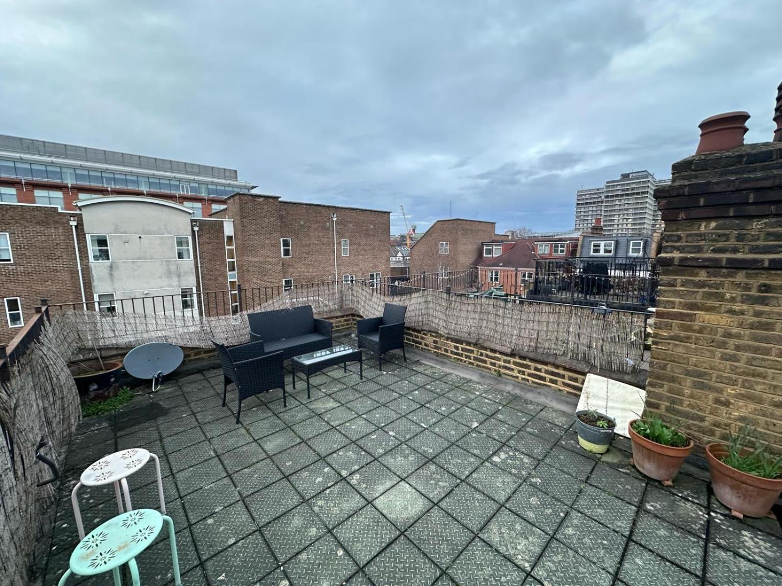 Lovely 3 Bedroom Maisonette With Private Roof Terrace In Hammersmith * London