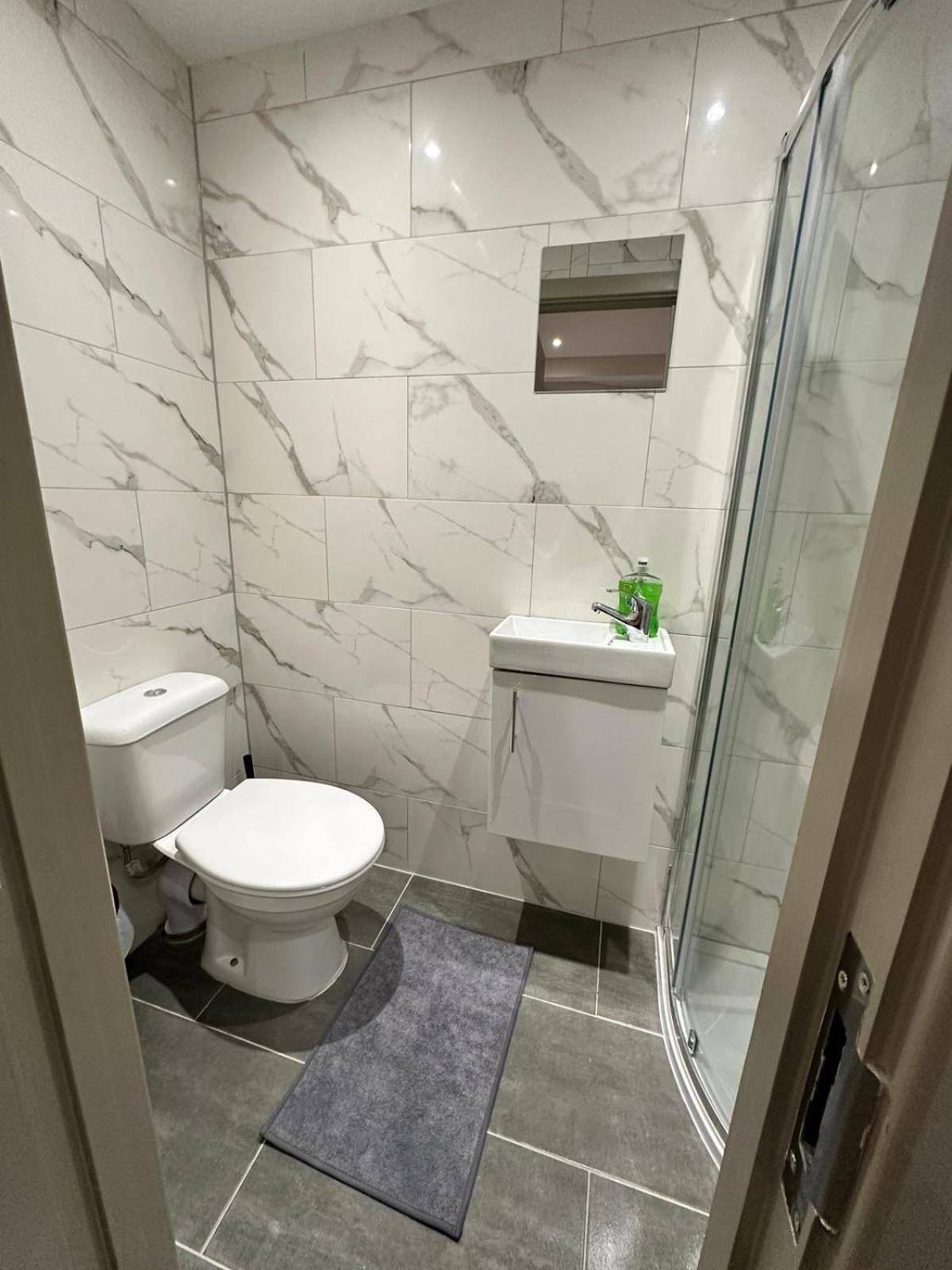 Harrow Suites Ha3 * London