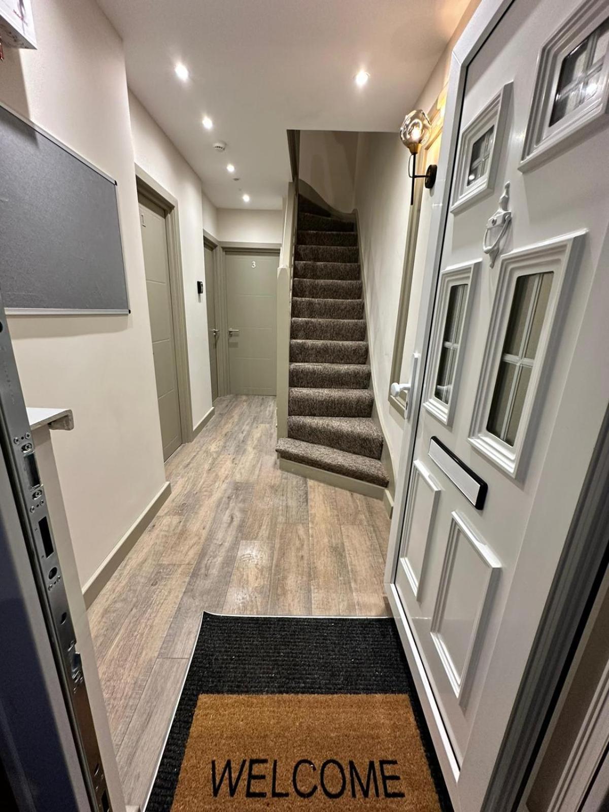 Harrow Suites Ha3 *