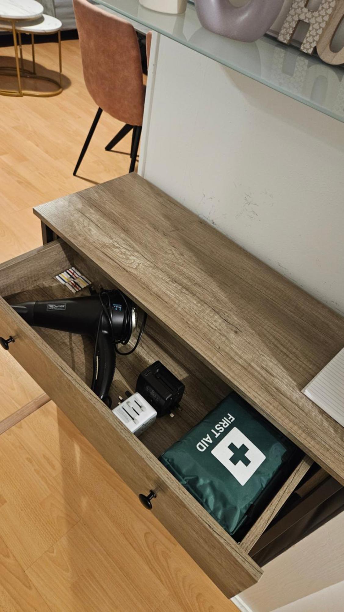 Bright And Spacious One Bedroom Apparment, Free Parking