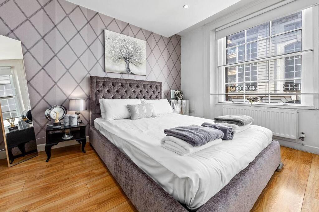 Lägenhet 3 Bedroom In Haymarket Sleep 10 Hy2 *
