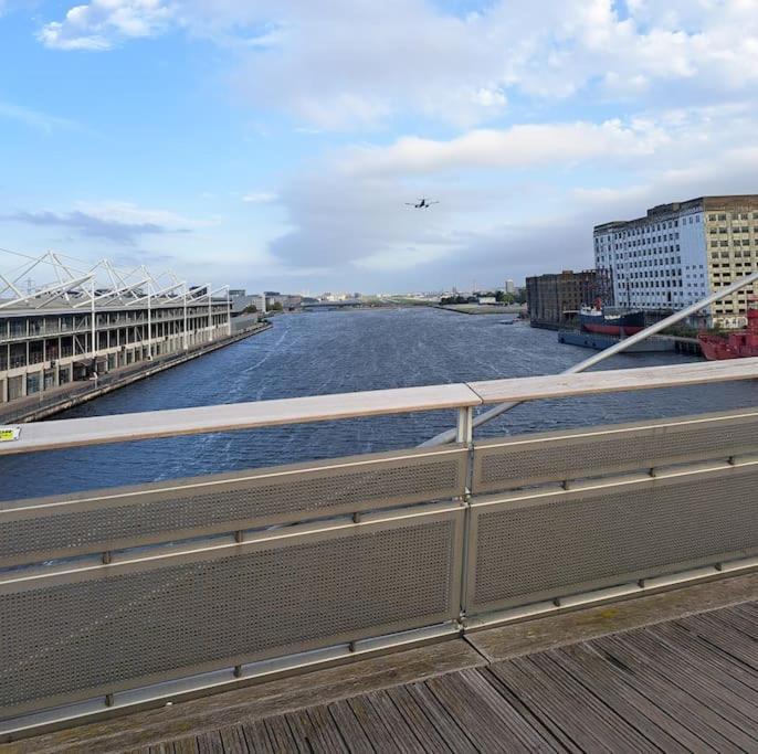 Apartment Docklands Riverside