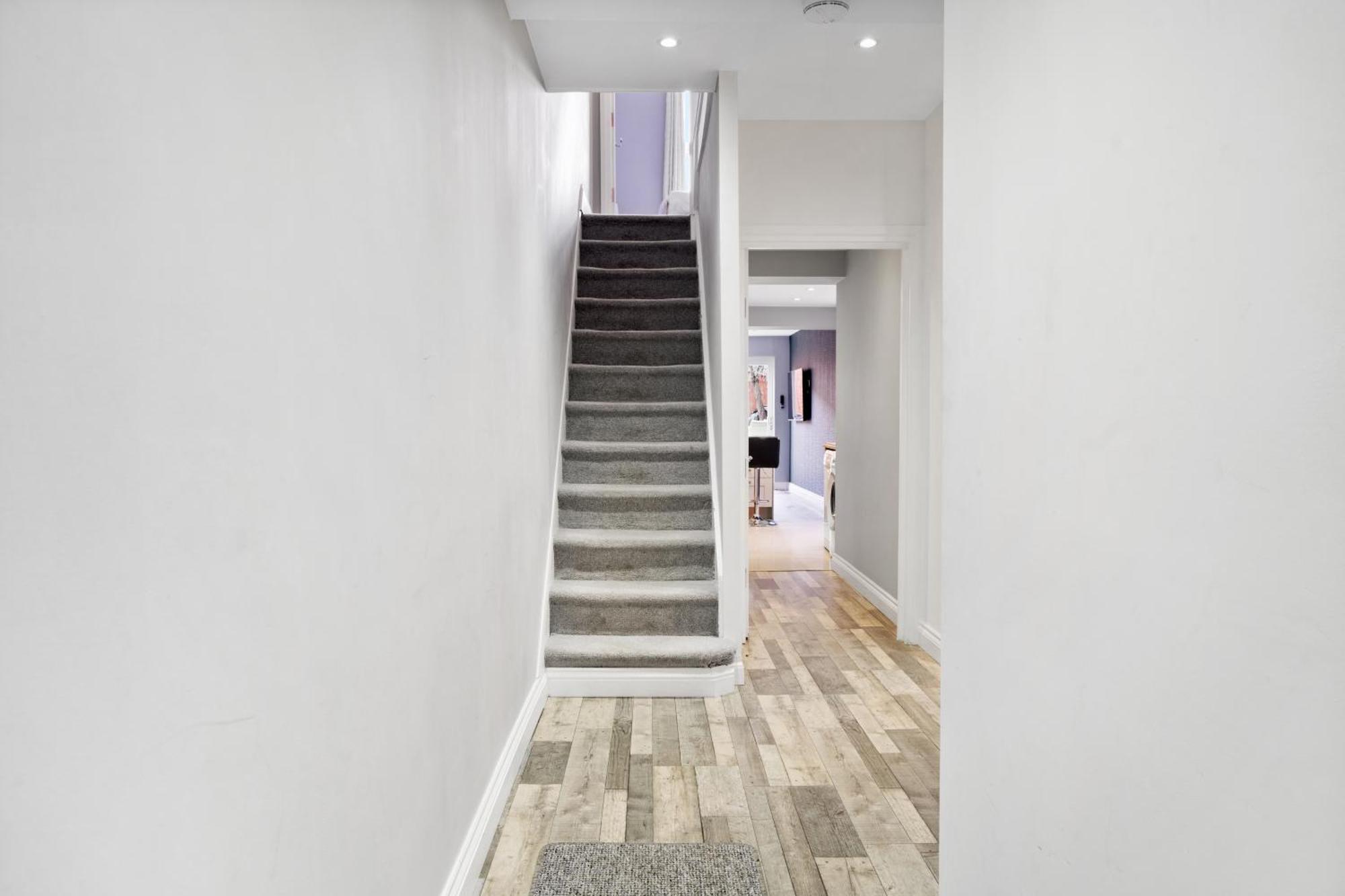 7 Bedroom House With Garden Londen
