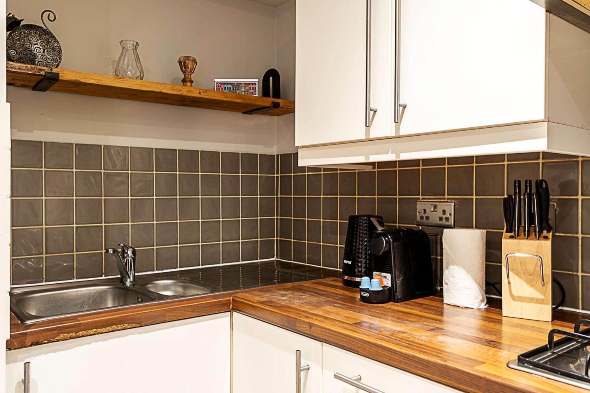 Cosy Garden Flat In Prestigious Residential Area Londra