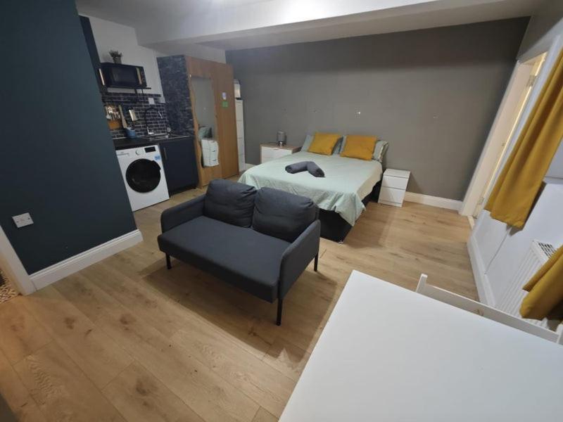 New Studio Flat In Old Street - Zone 1 London