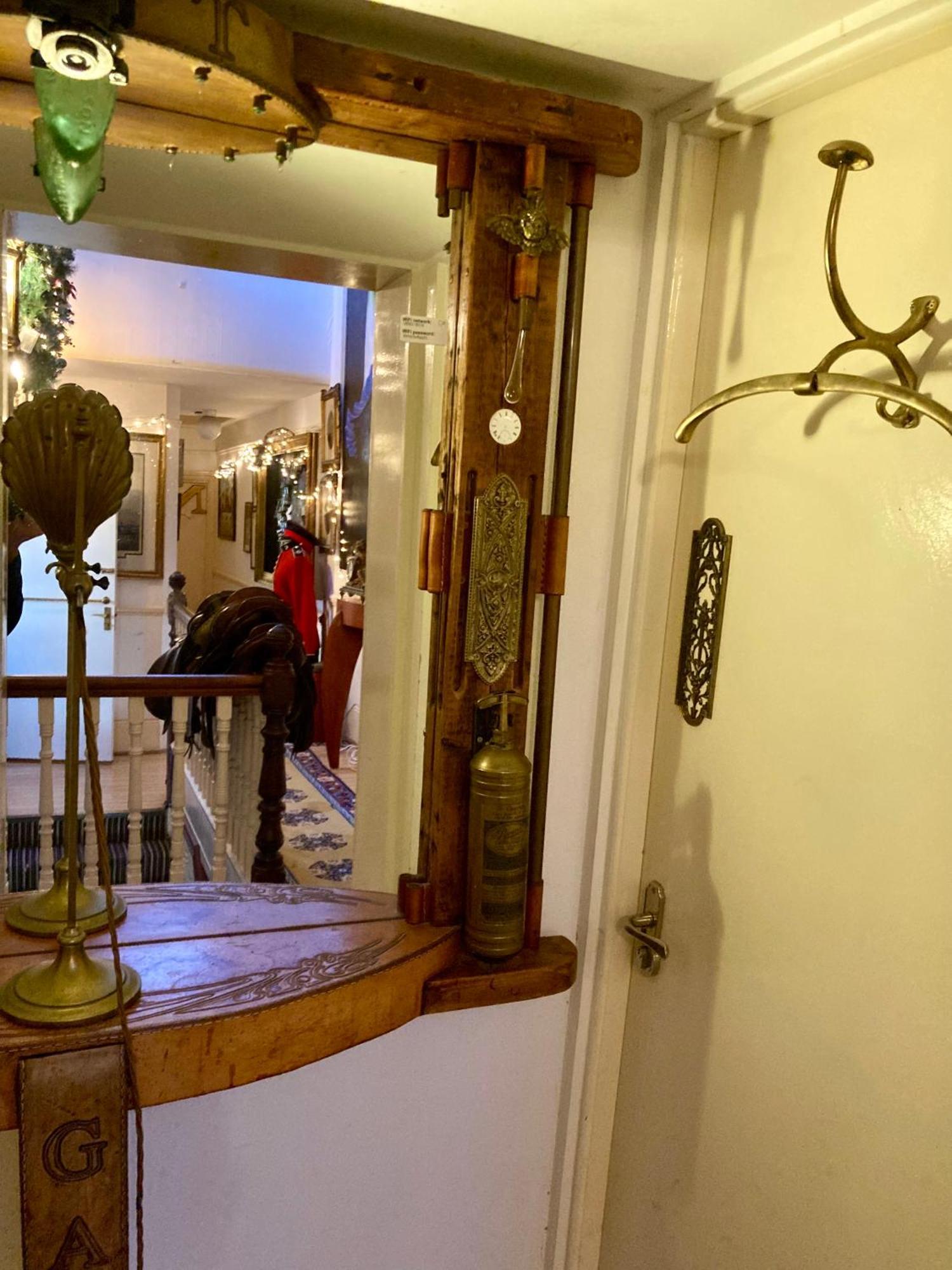 Quality And Very Good Value Private In Close To Notting Hill Zone 2 Maison d'hôtes *