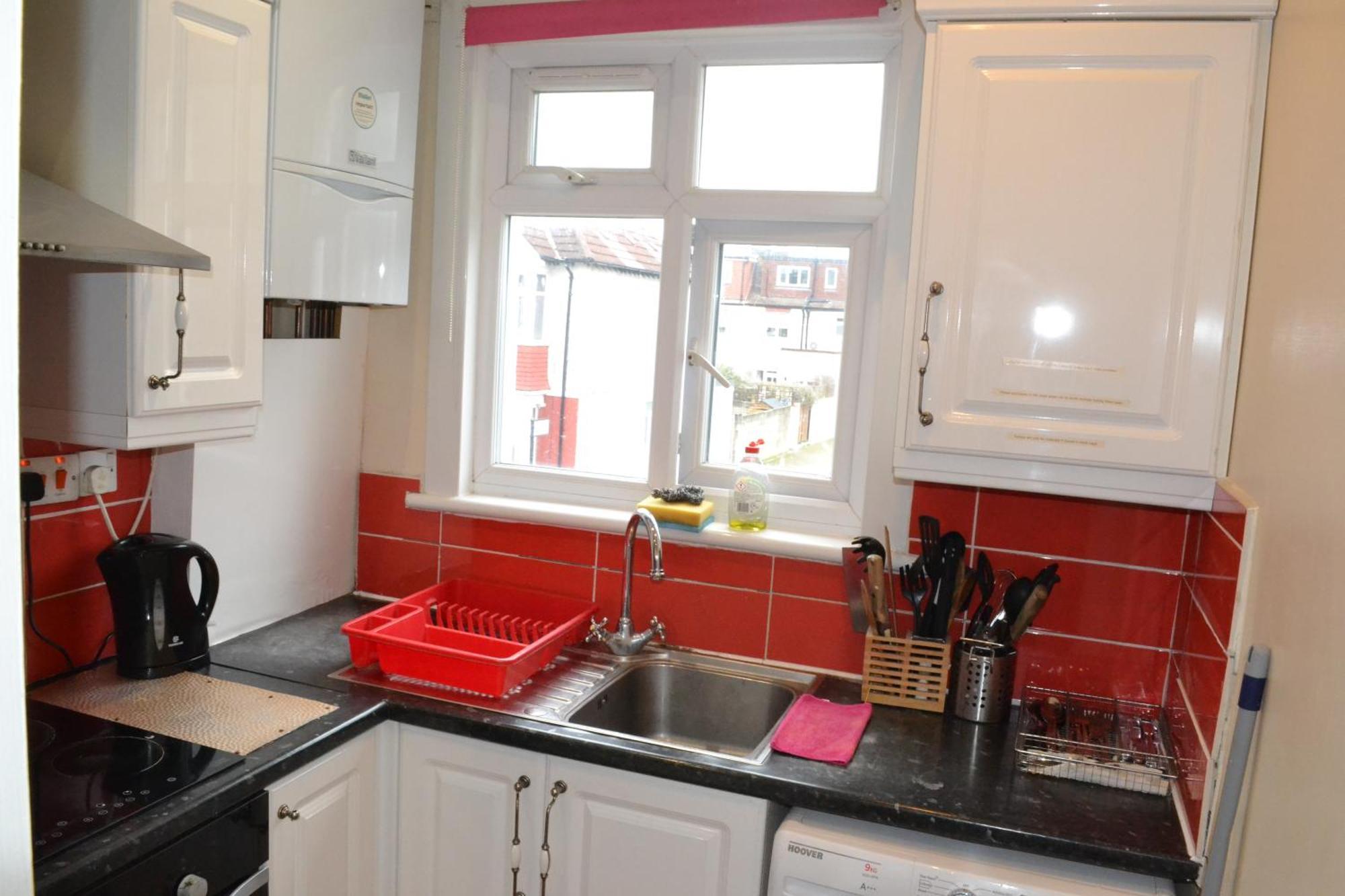 3 Bedroom - Ealing * Londra