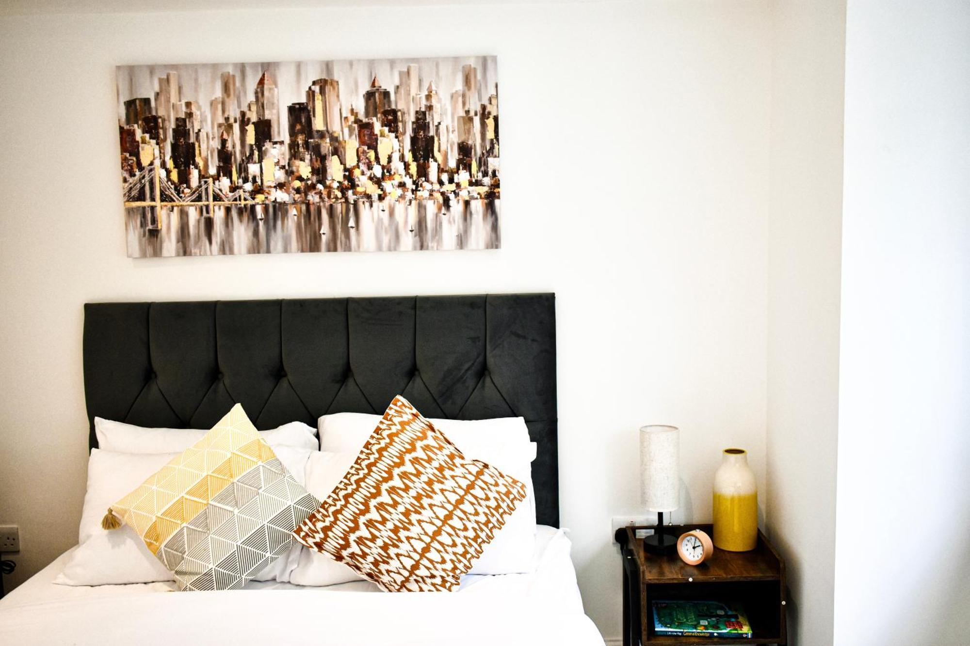 Wembley Luxury: Two-bedroom With Parking London