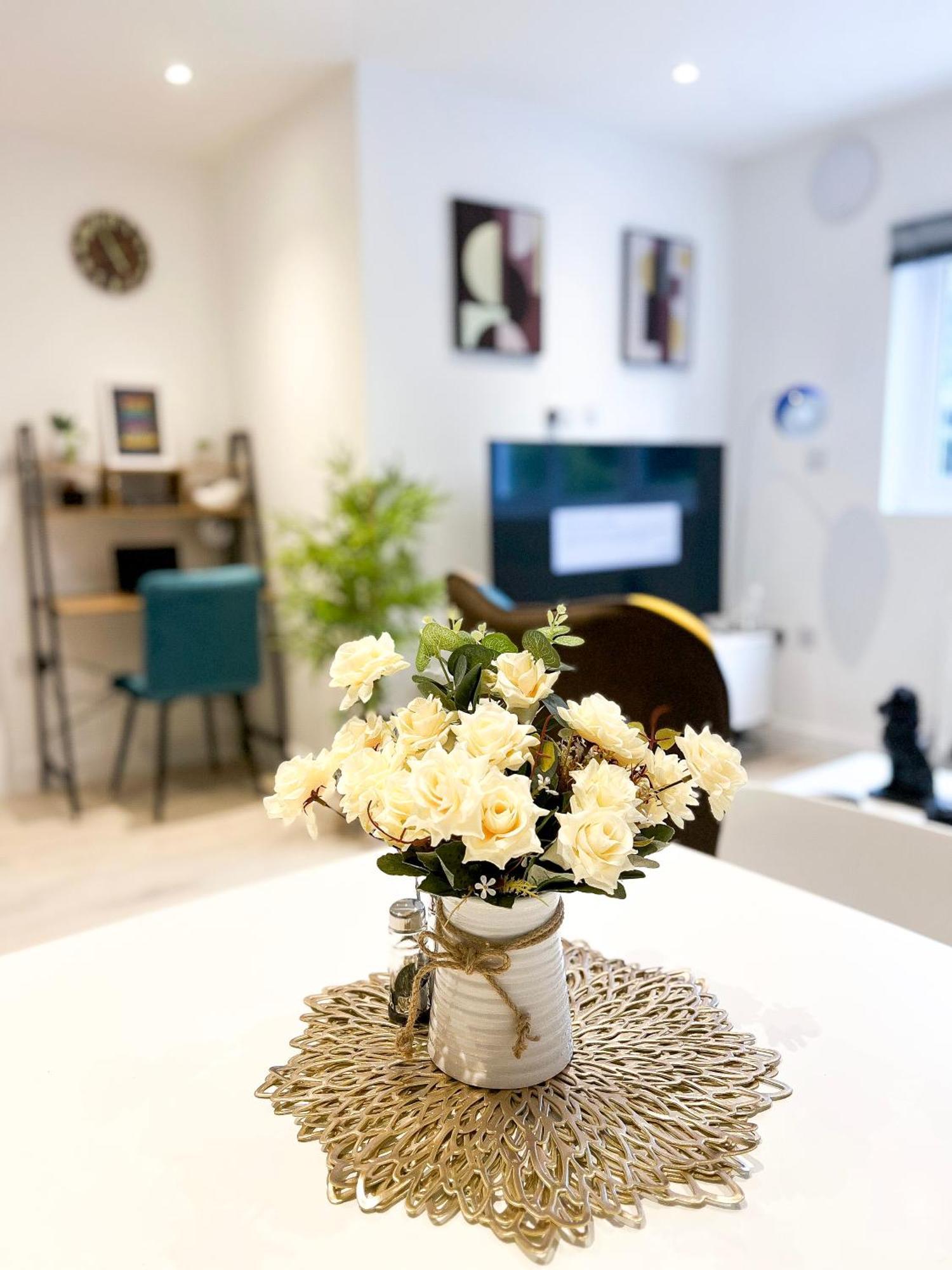 Appartement Luxury House With 2 Bedrooms Free Driveway Parking Close To Central Wembley Stadium And Shopping Malls Londen