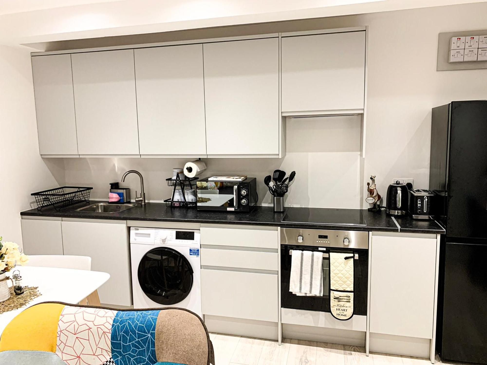 Luxury House With 2 Bedrooms Free Driveway Parking Close To Central Wembley Stadium And Shopping Malls * Londen