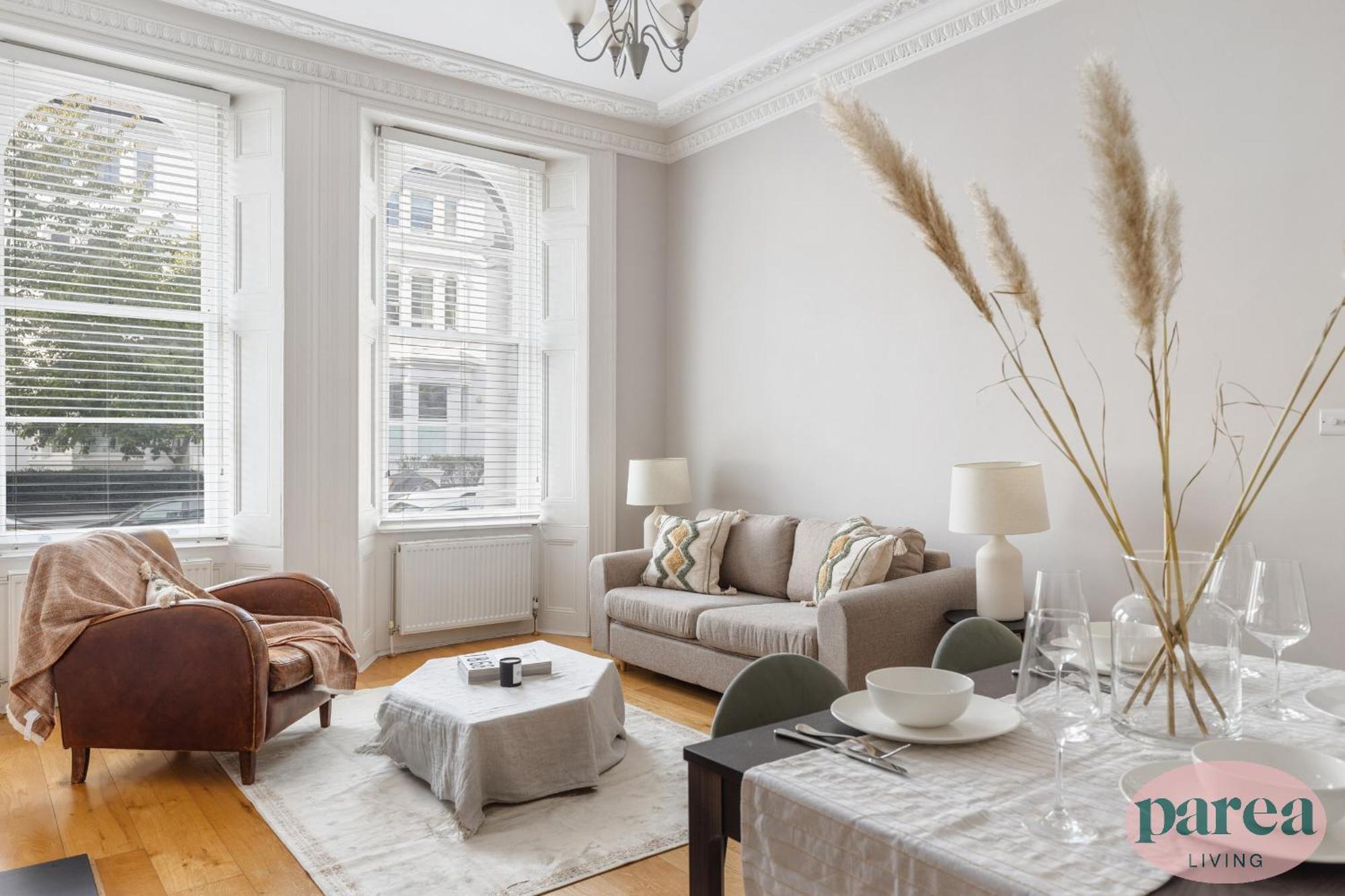 Parea Living - Notting Hill, Stylish 1-bedroom Flat, Private Gardens, Remote Working London