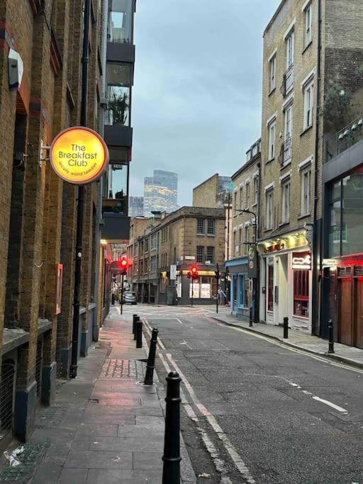 1 Bed Flat With View Of Vibrant Hoxton Square Appartement *