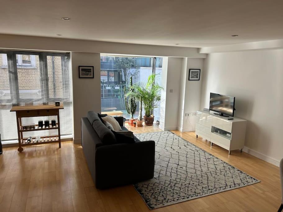 1 Bed Flat With View Of Vibrant Hoxton Square Appartement *