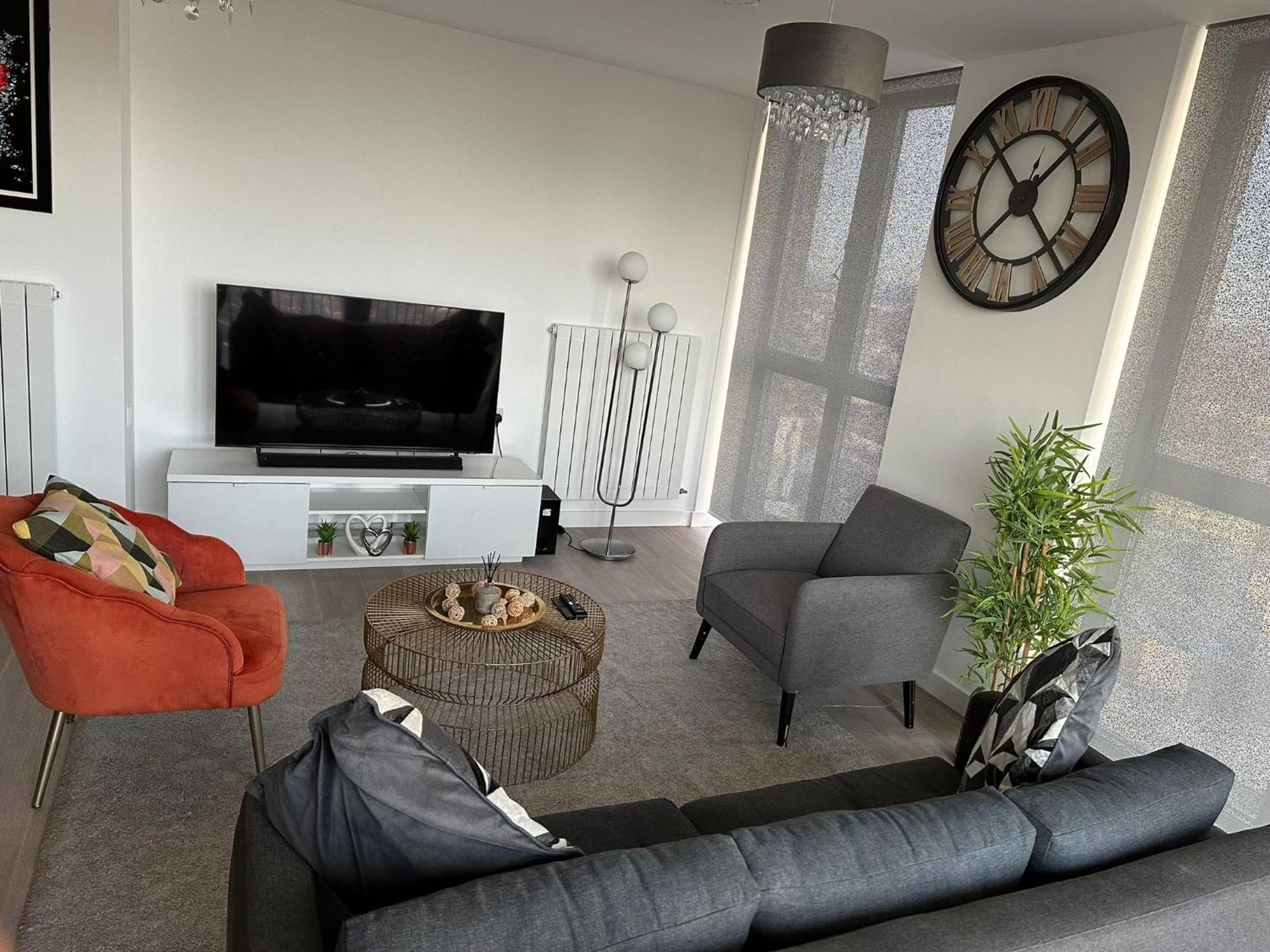 Immaculate 2-bed In East * Londra
