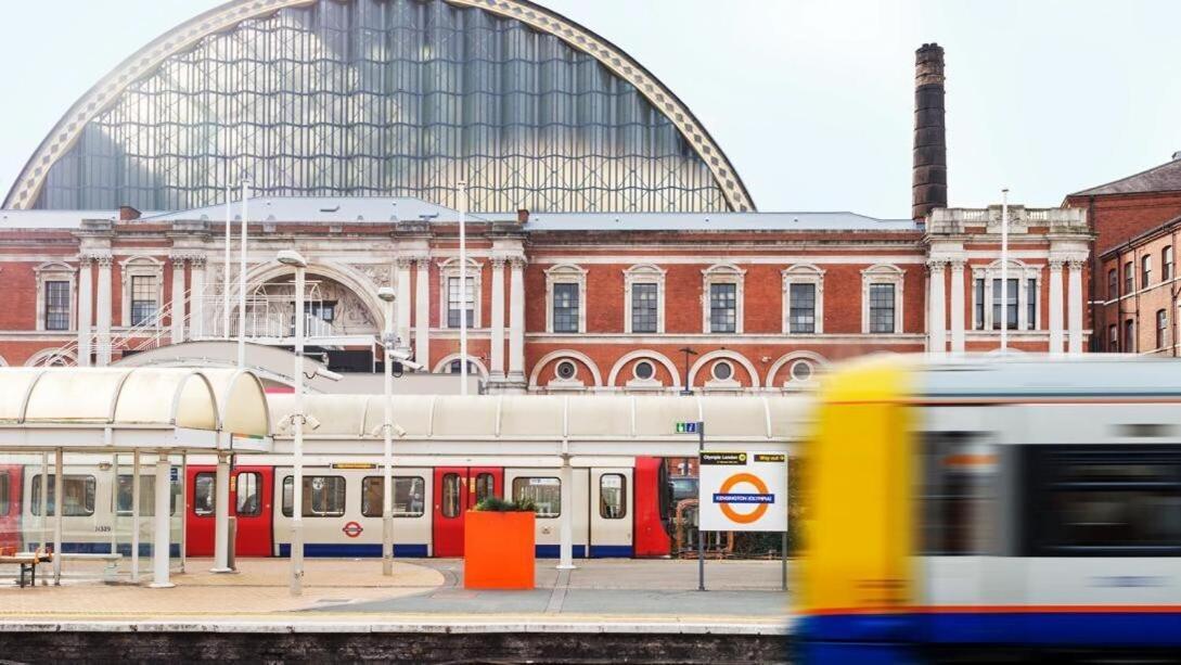 Appartamento 1-bed Apartment, Close To Kensington Olympia With Free Wi-fi & Netflix Londra