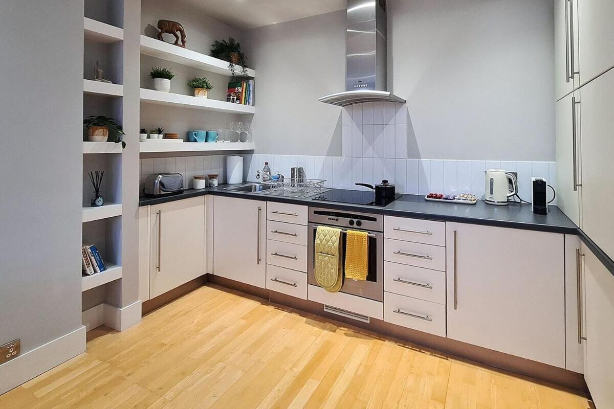 Appartamento 1-bed Apartment, Close To Kensington Olympia With Free Wi-fi & Netflix