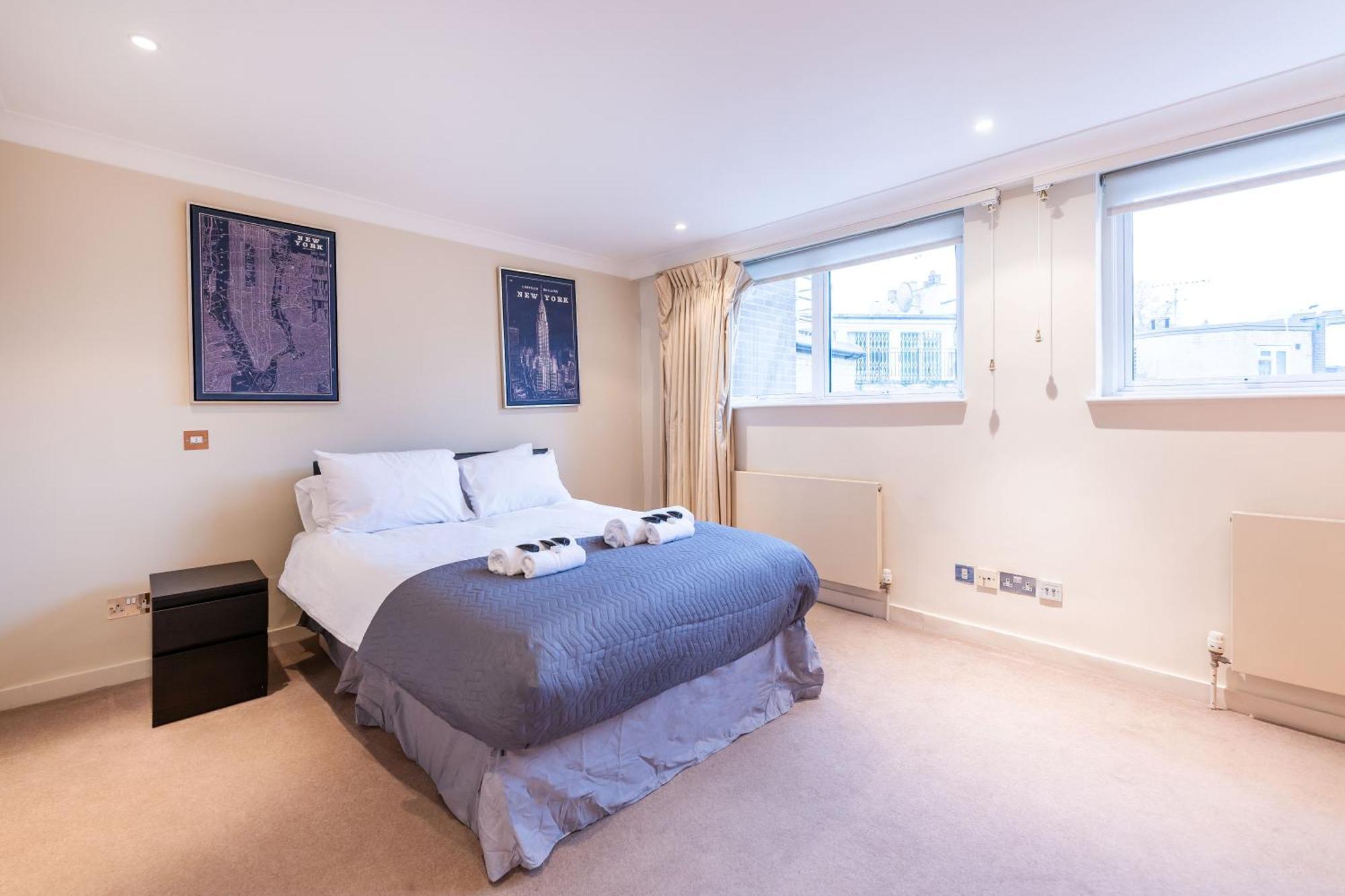 Luxury 6 Bedroom House In Southwick Street * Londra