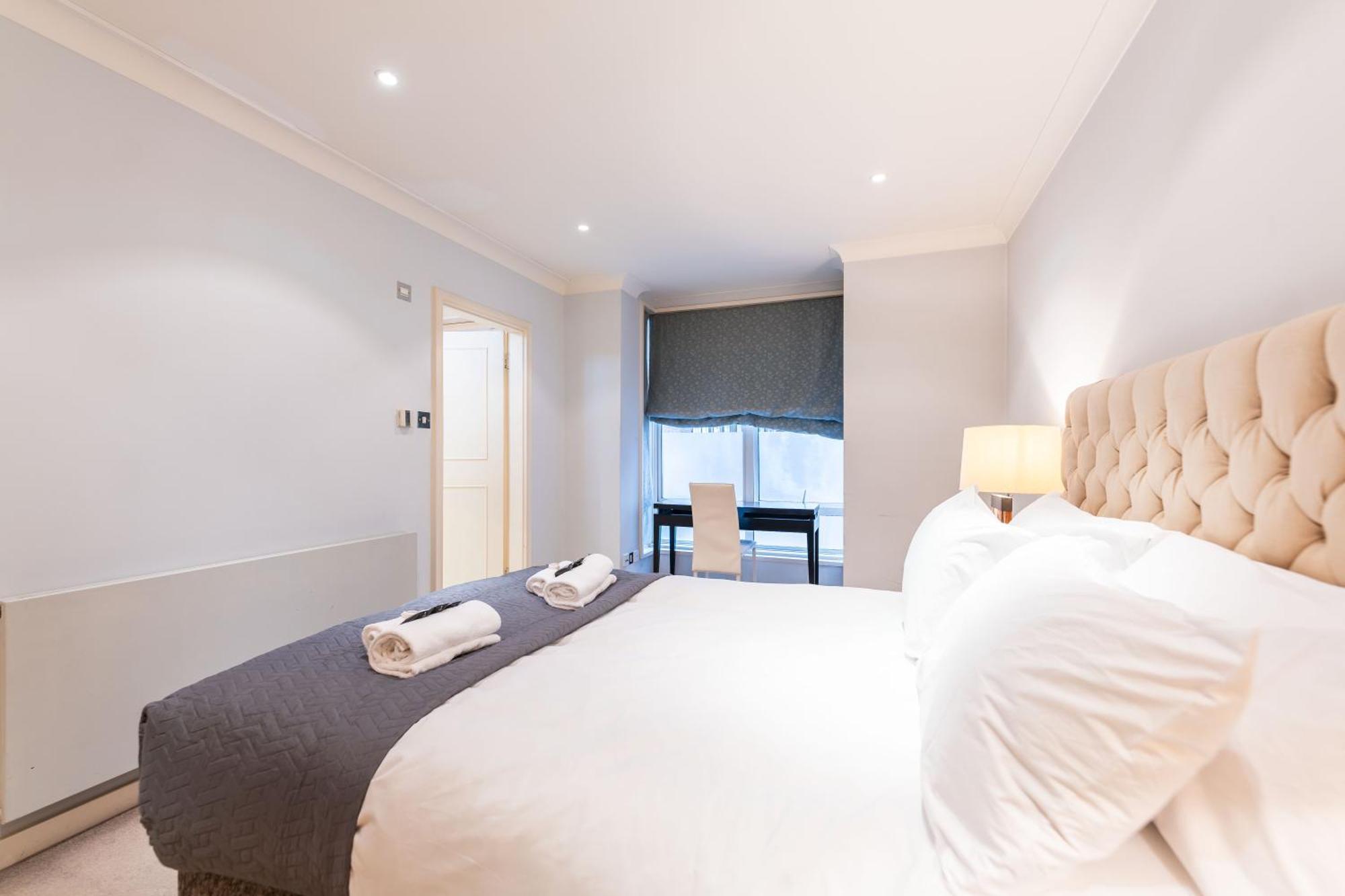 Luxury 6 Bedroom House In Southwick Street Appartamento