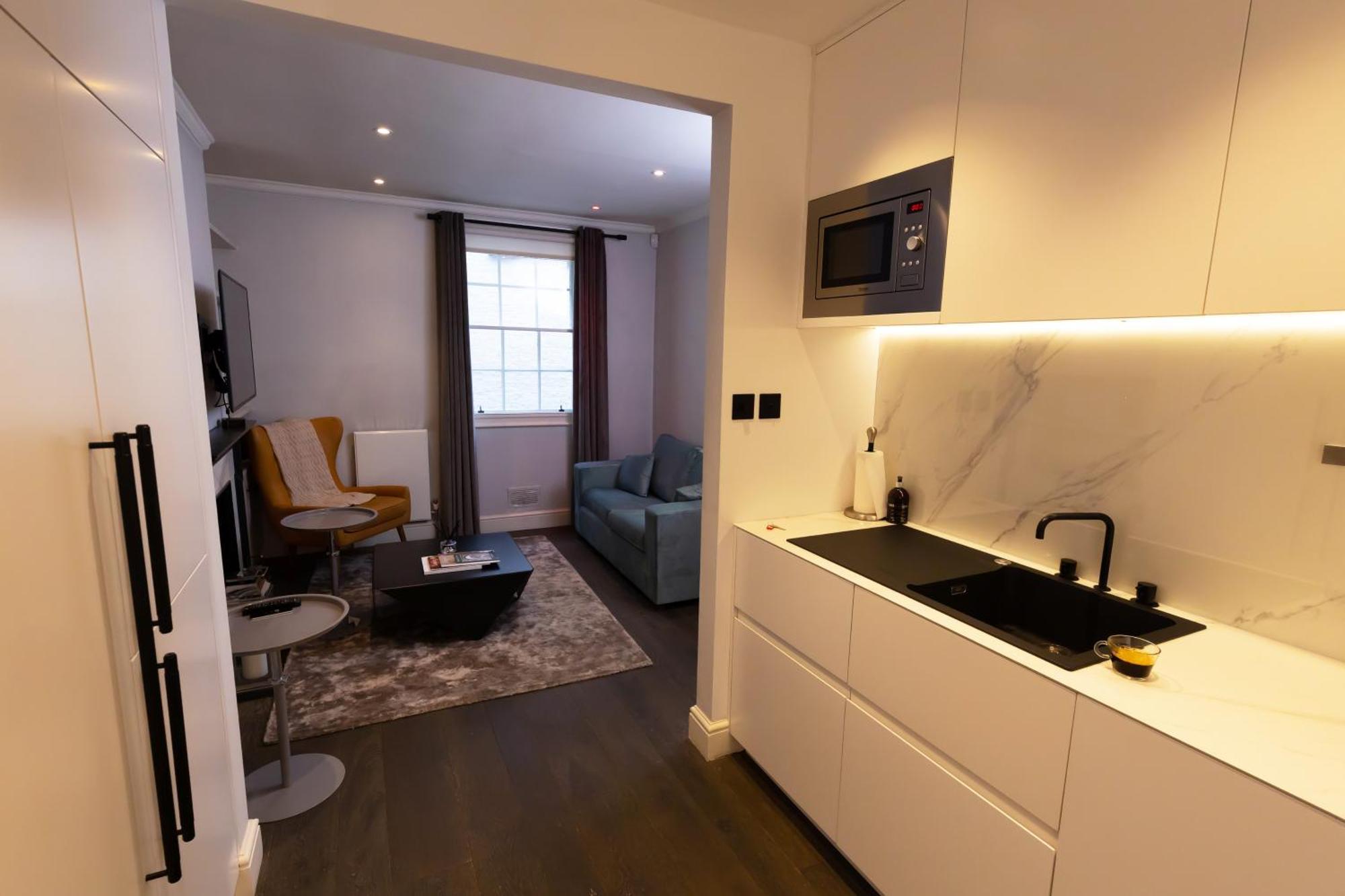 Entire Knightsbridge Mews House *