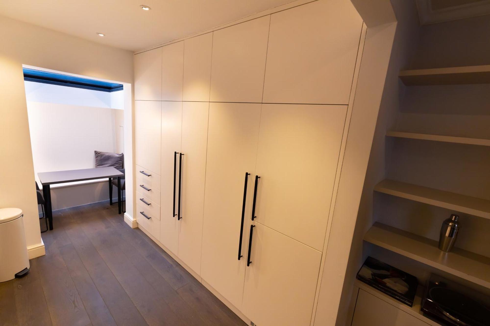 Entire Knightsbridge Mews House * London