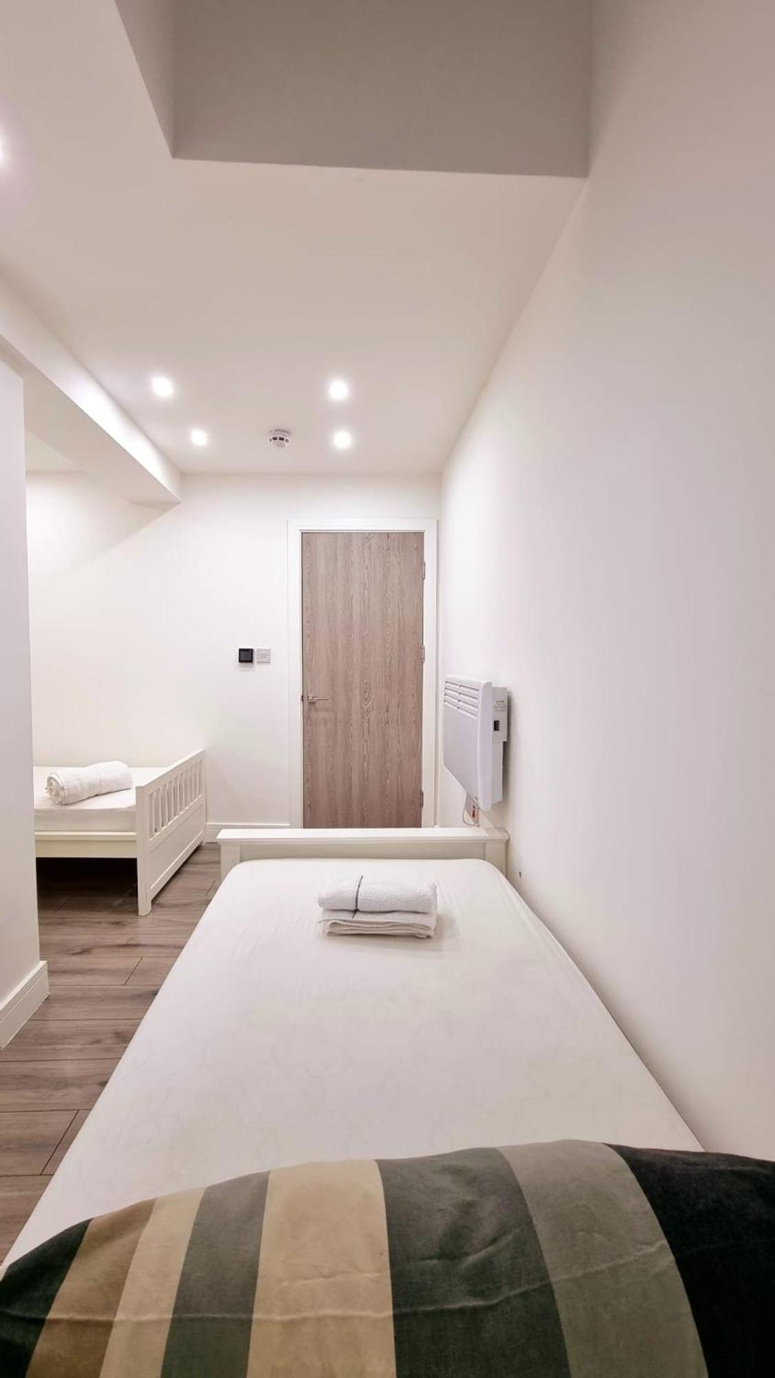 Brand New Flat Close To Turnpike Lane Tube Station