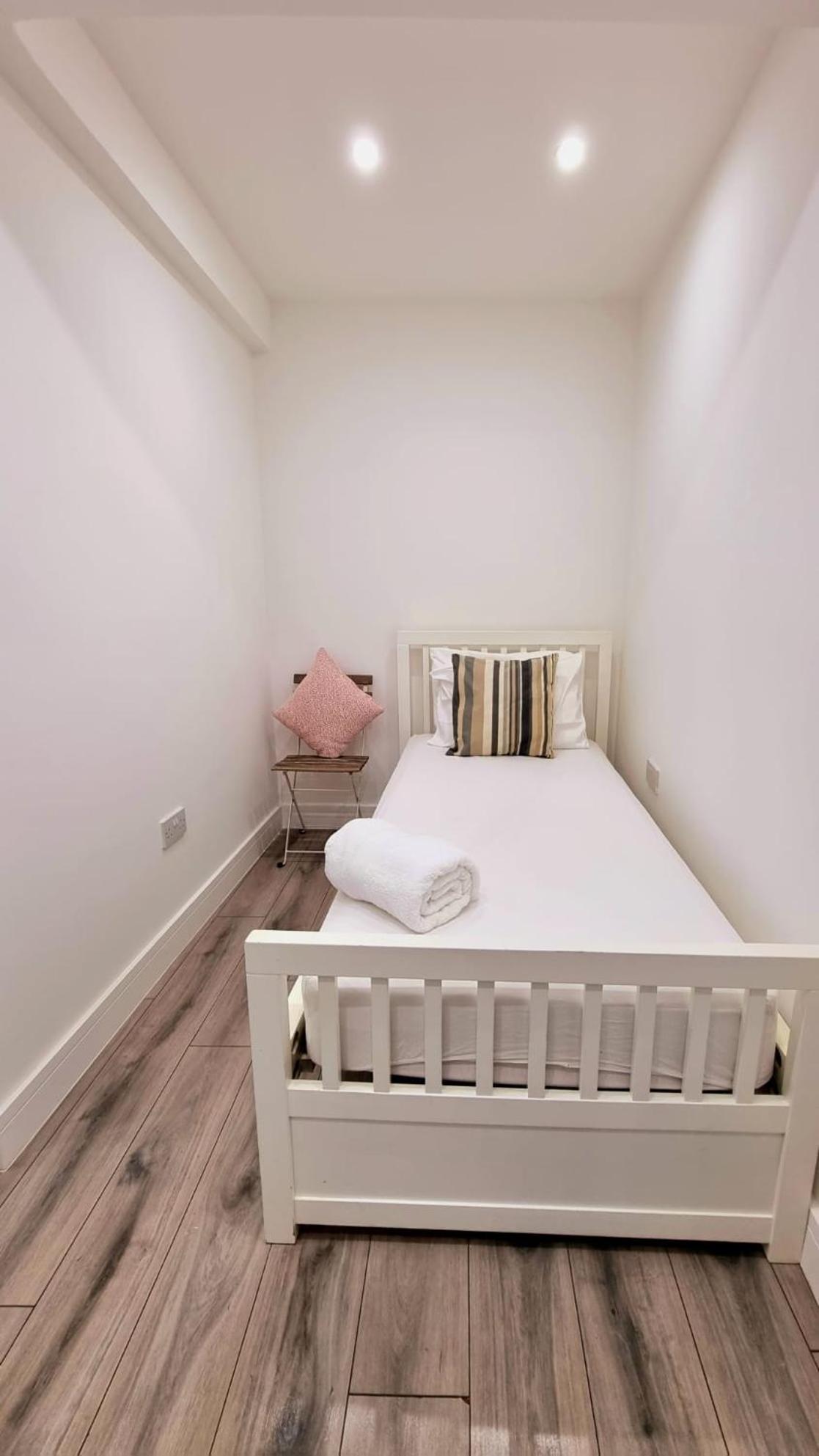 Brand New Flat Close To Turnpike Lane Tube Station Apartment London