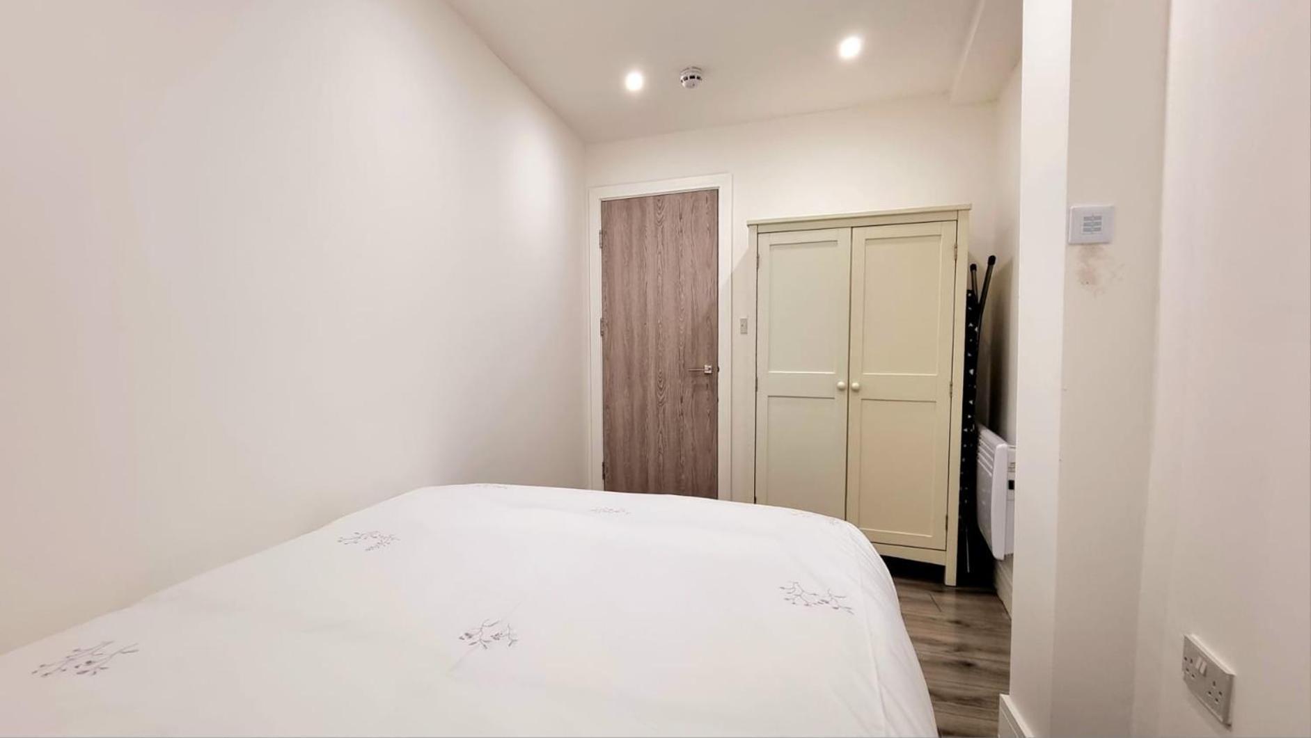 Apartment Brand New Flat Close To Turnpike Lane Tube Station *