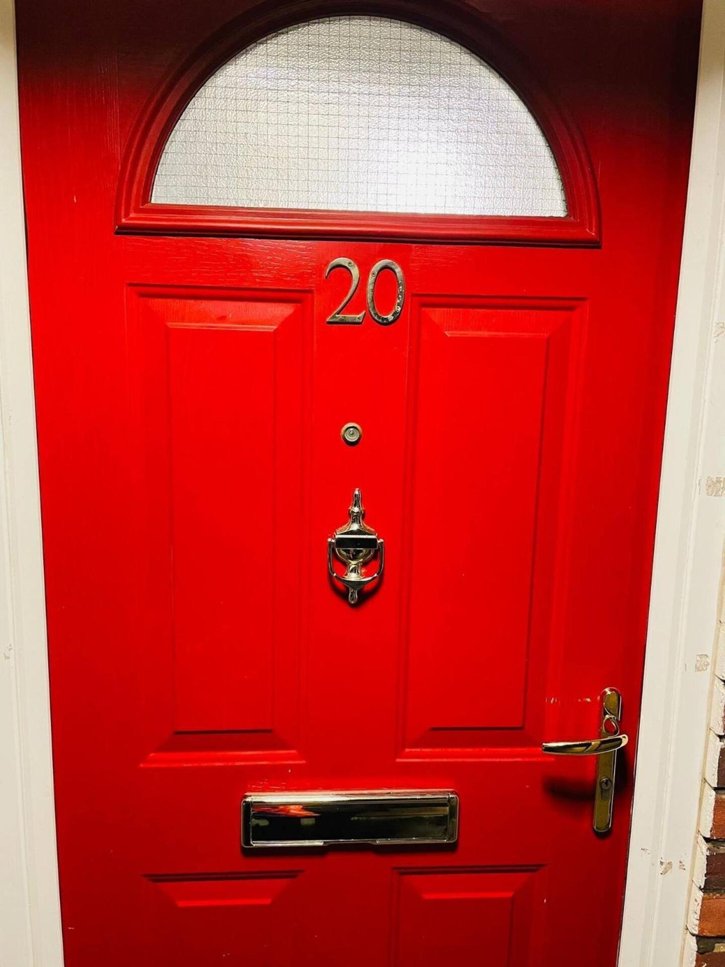 Well-preserved Cozy1br Flat In Lcy With Free Parking Appartamento
