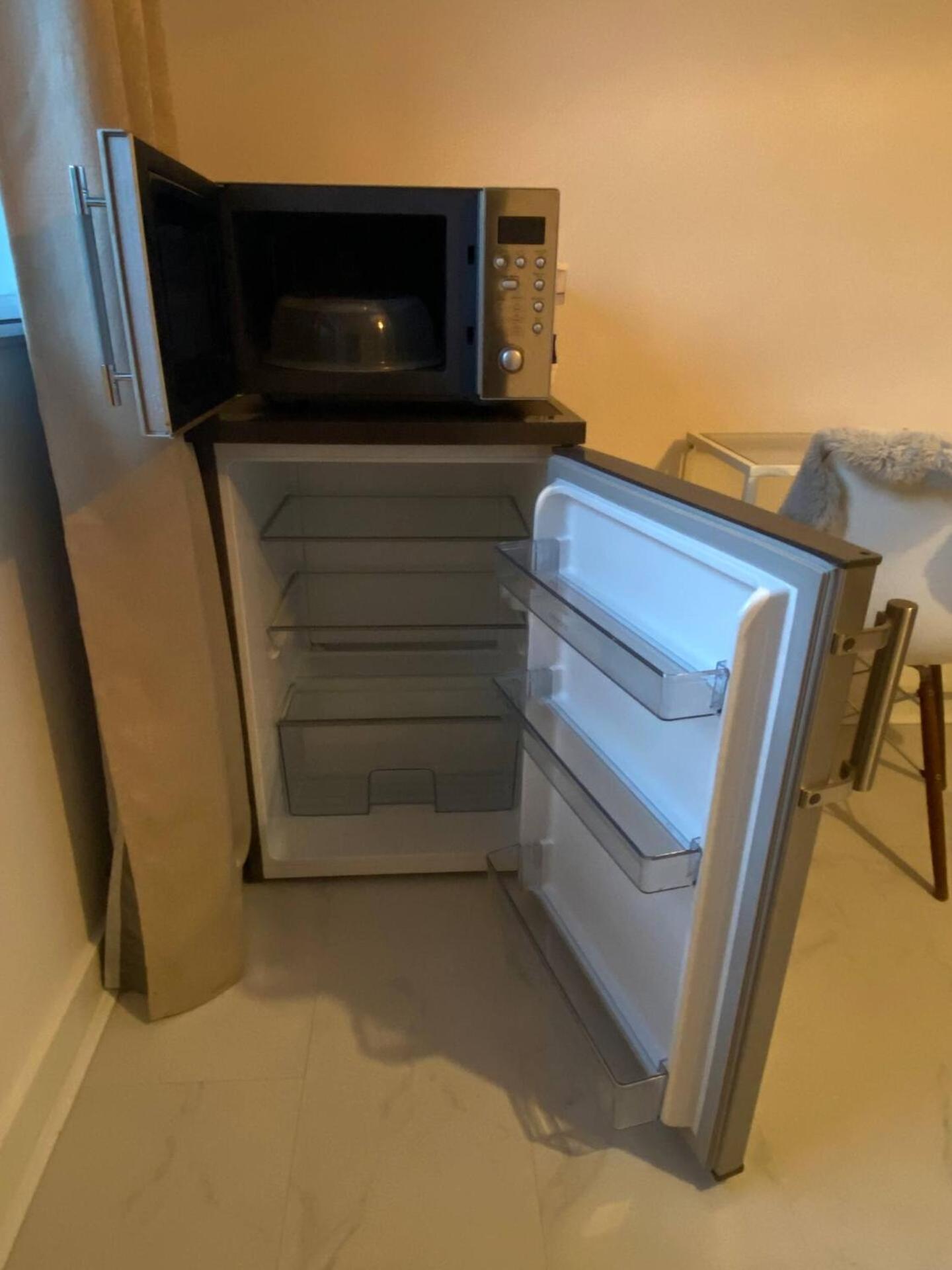 Privatunterkunft Xl Bright Room+parking+fridge+micro - 20min Bridge - 3 Min Walk To Train/bus Station London