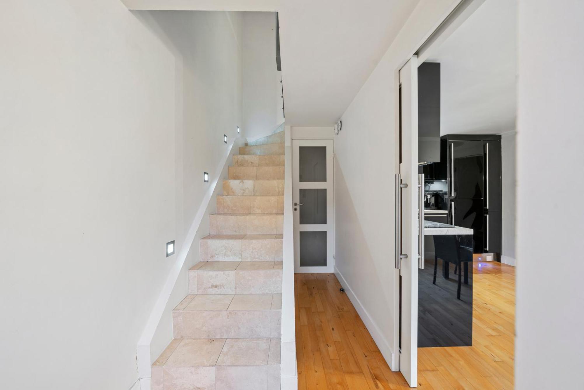 Lejlighed Glamorous 2br House, Outdoor Space & Free Parking *