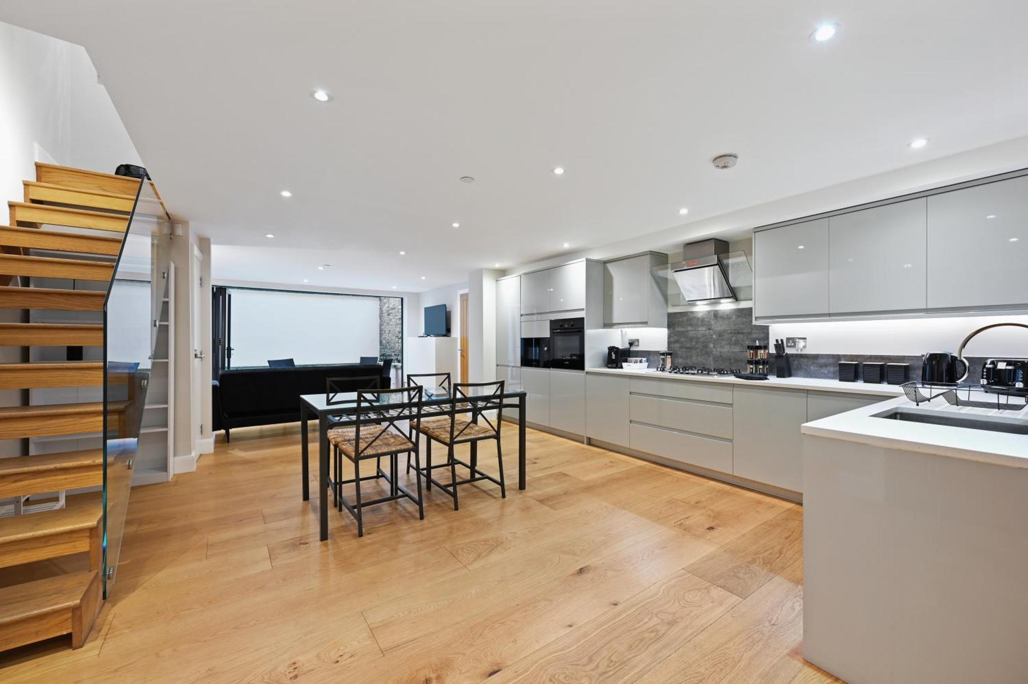 Appartamento Stunning 2 Bed Basement Flat In Hammersmith *