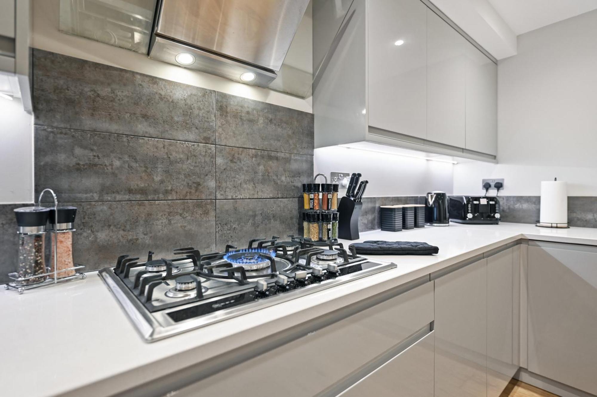 Stunning 2 Bed Basement Flat In Hammersmith Appartamento Londra