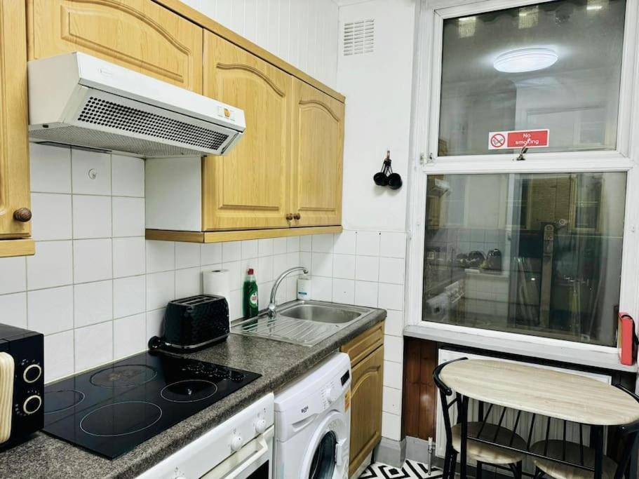 1 Bedroom Next To King's Cross St Pancreas Station Appartement *