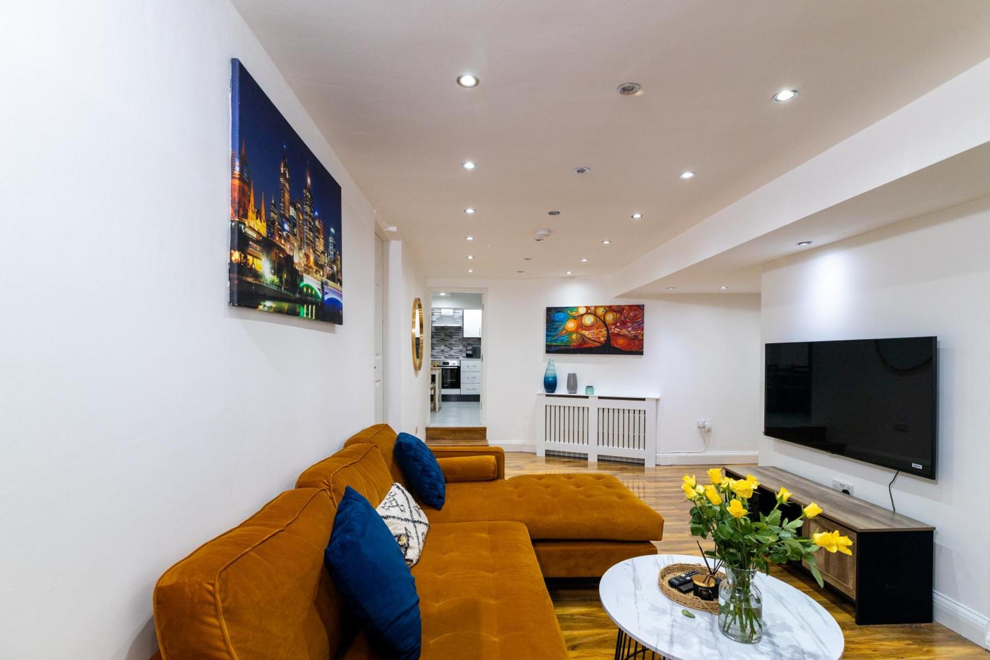 Chic 2-bedroom Retreat In The Heart Of Westminster Lägenhet London