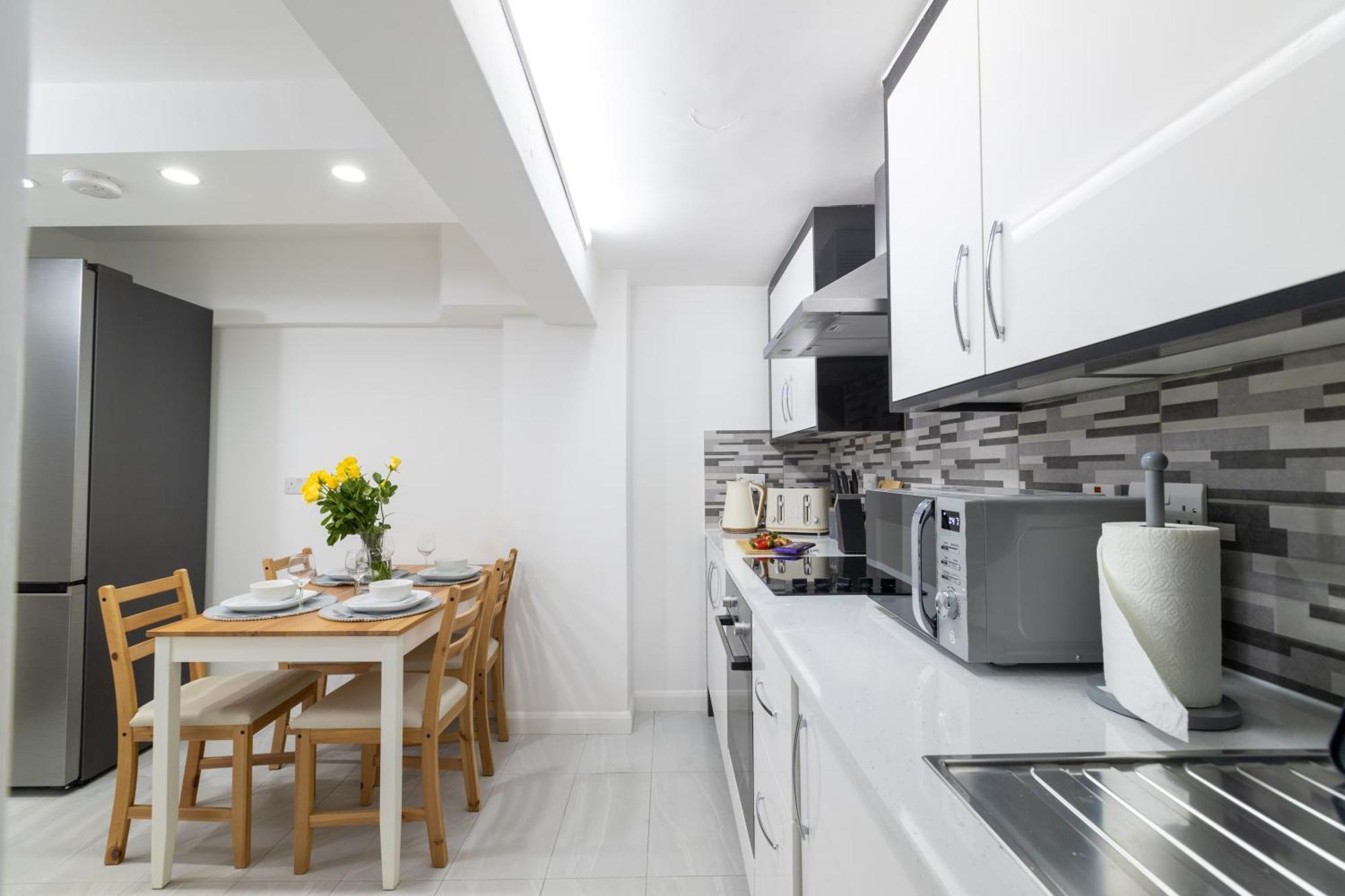Chic 2-bedroom Retreat In The Heart Of Westminster Lägenhet London