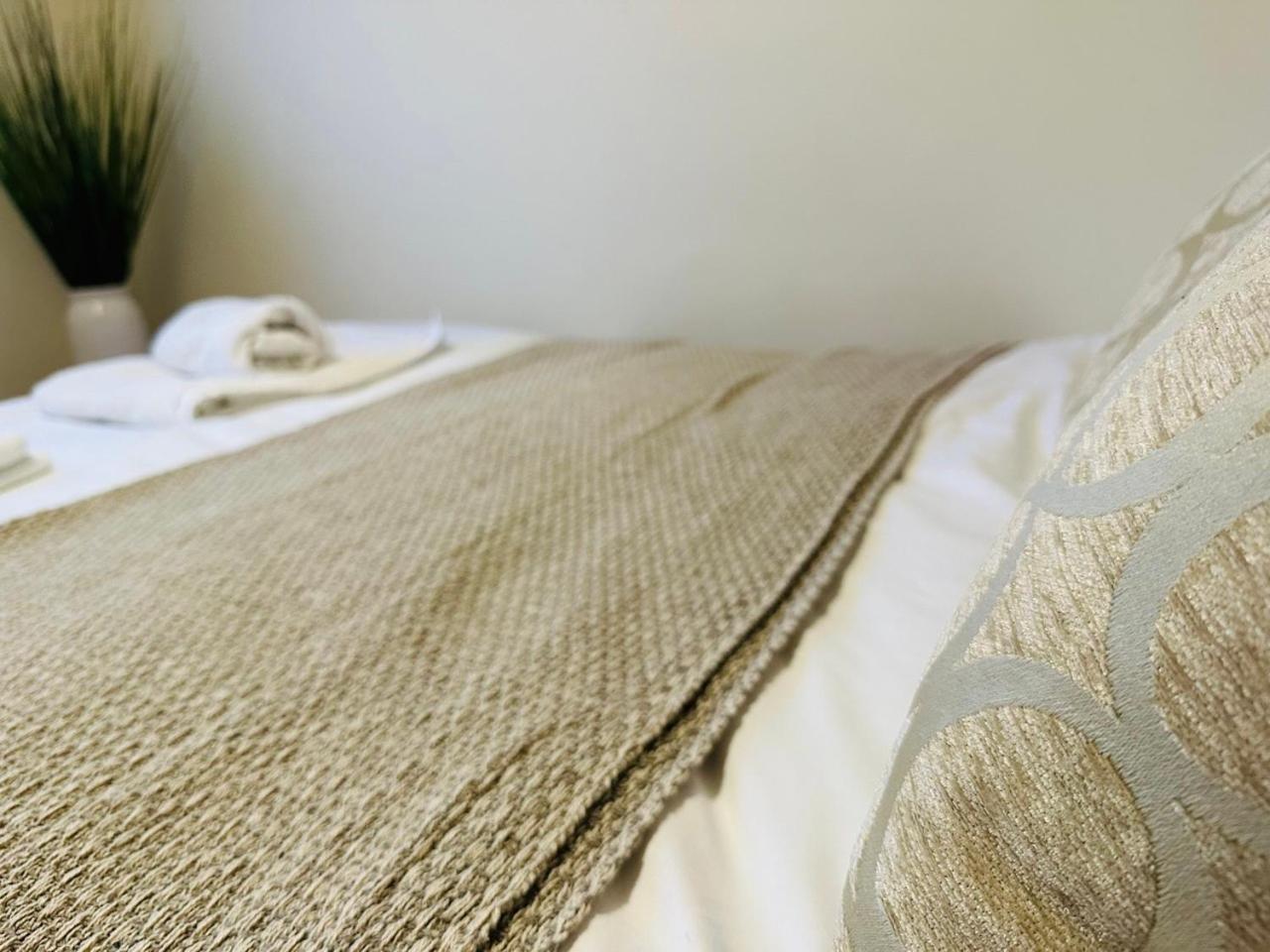 Wimbledon Elegance: 2-bedroom Retreat Appartement *