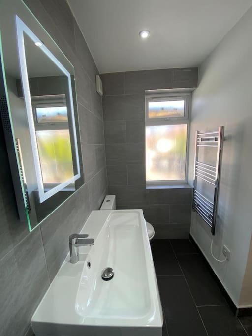 New! Brand New Beautiful Modern Appartamento *