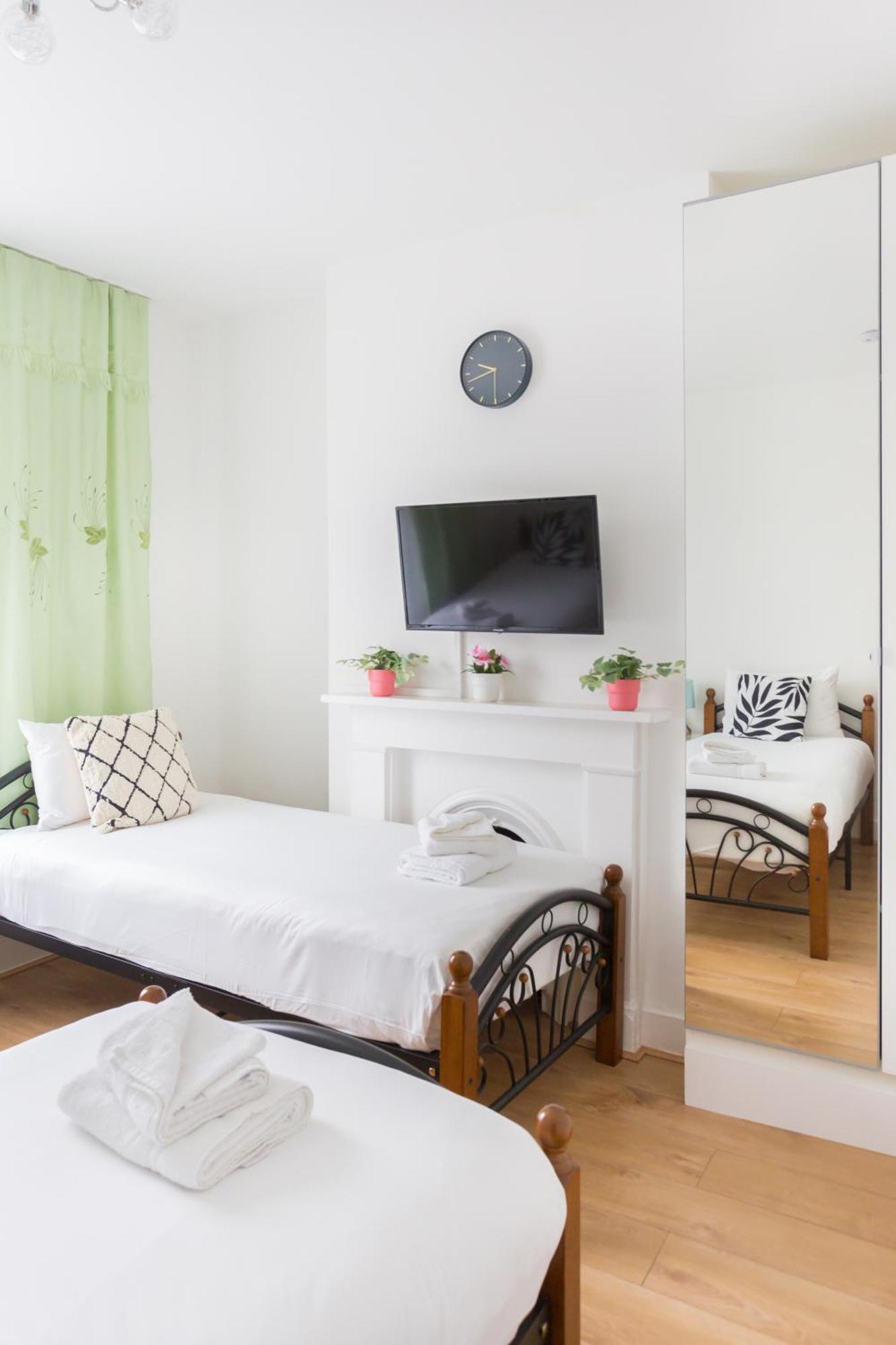 Wood Budget - Next To Mall & Metro Station - 10 Min To Center Casa vacanze *