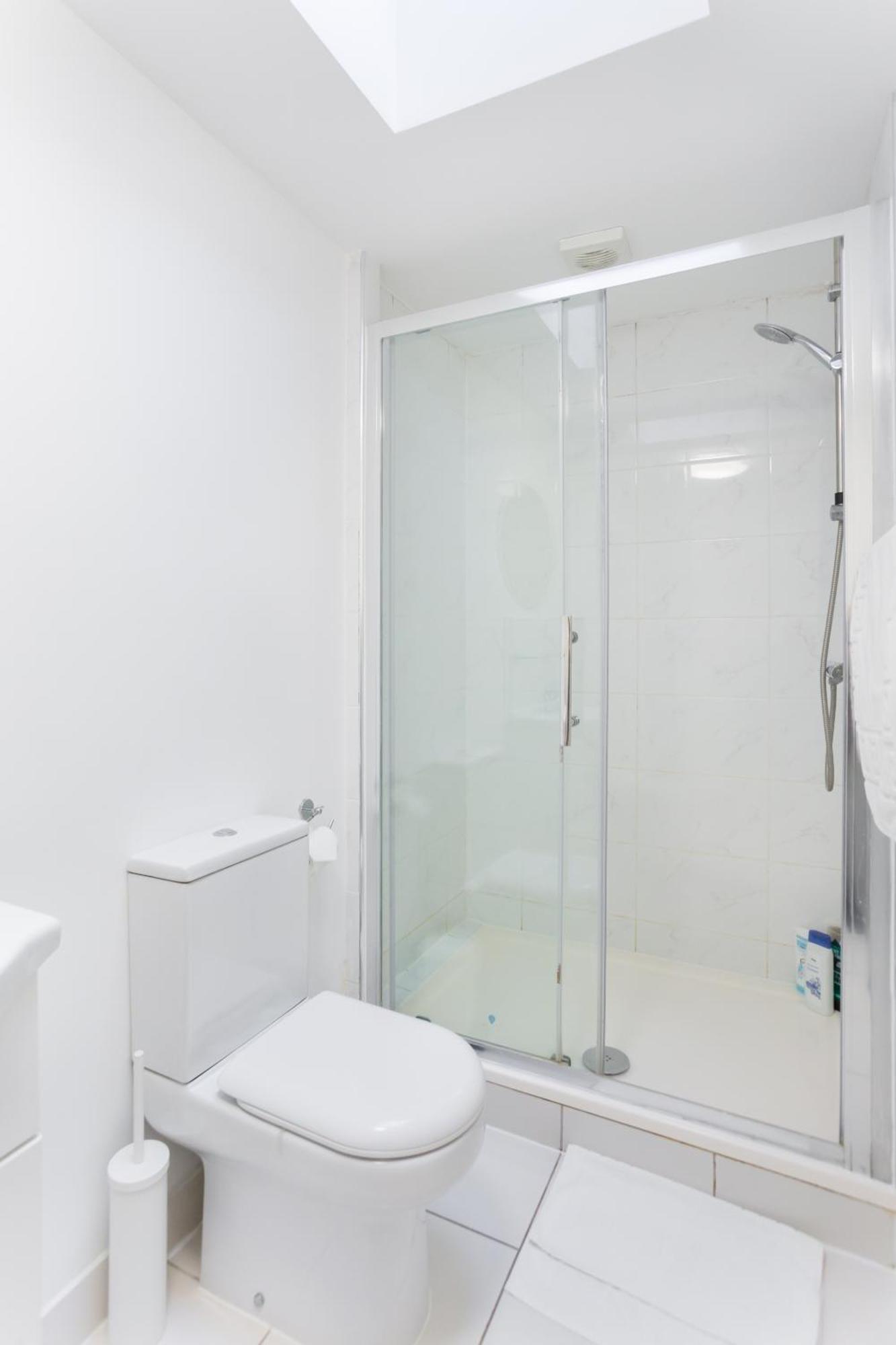 Wood Budget - Next To Mall & Metro Station - 10 Min To Center Casa vacanze