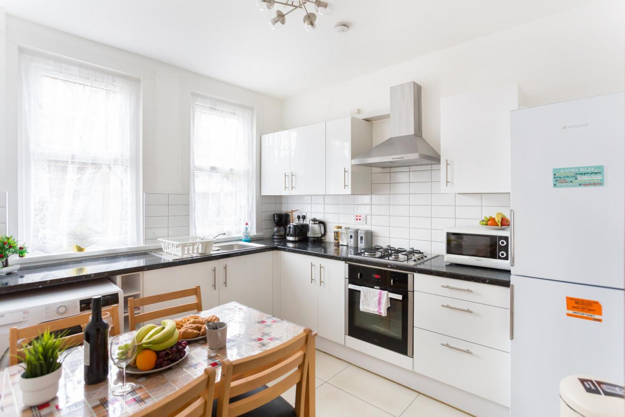 Wood Budget - Next To Mall & Metro Station - 10 Min To Center Casa vacanze