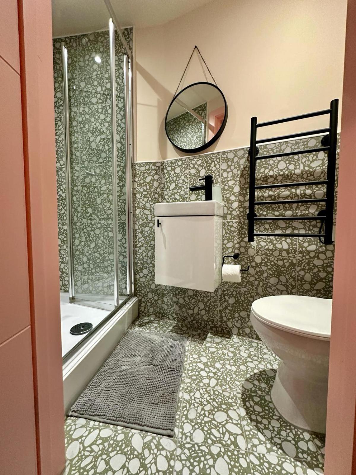 Pensionat Cozy En-suite Loft In Trendy Local London