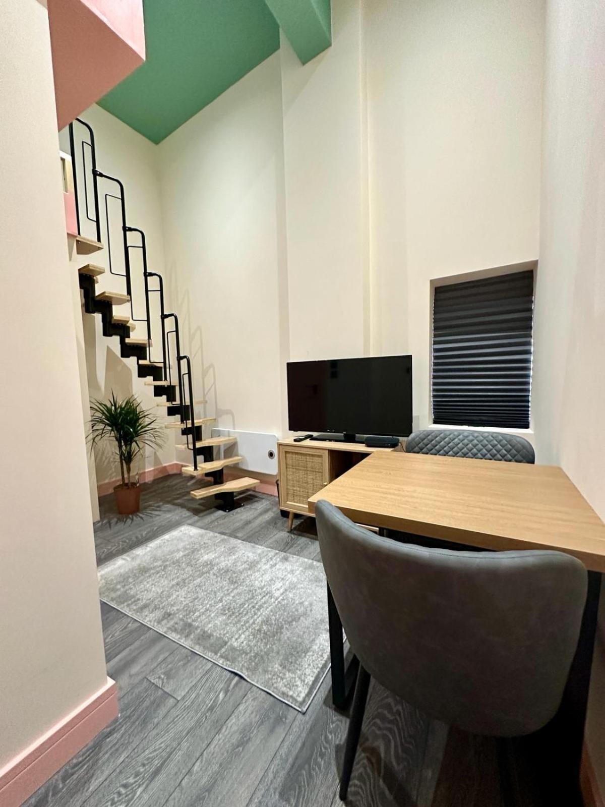 Pensionat Cozy En-suite Loft In Trendy Local London