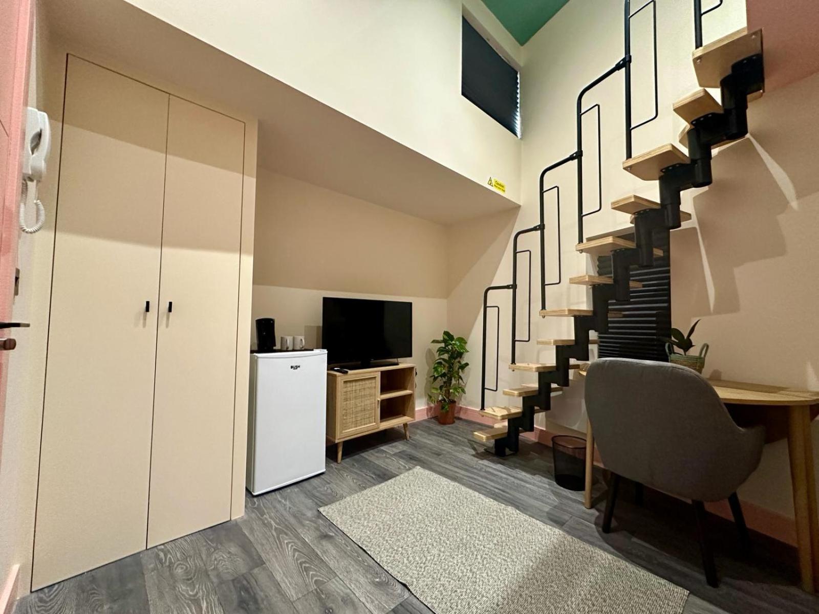 Pensionat Cozy En-suite Loft In Trendy Local