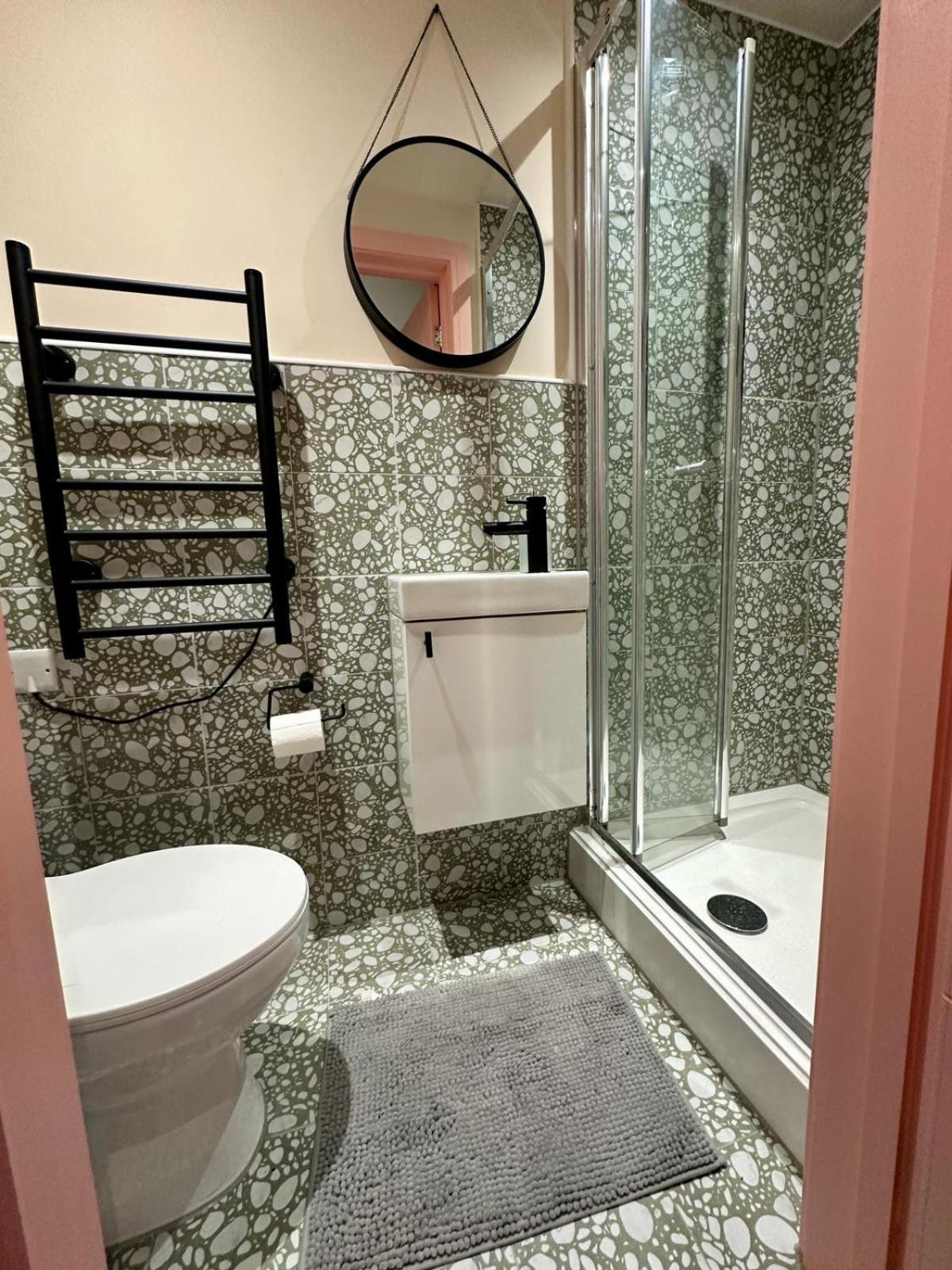 Pensionat Cozy En-suite Loft In Trendy Local London