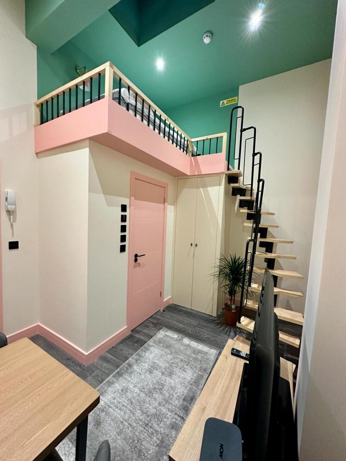 Cozy En-suite Loft In Trendy Local Pensionat London