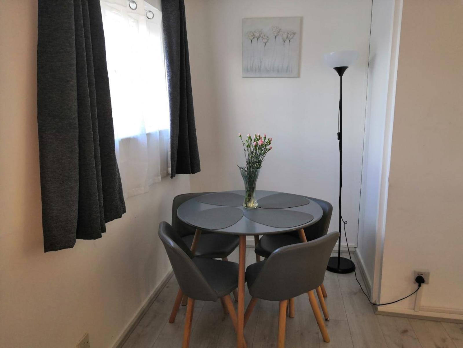 Delight Apartment, Close To Excel, Airport & O2! Londen