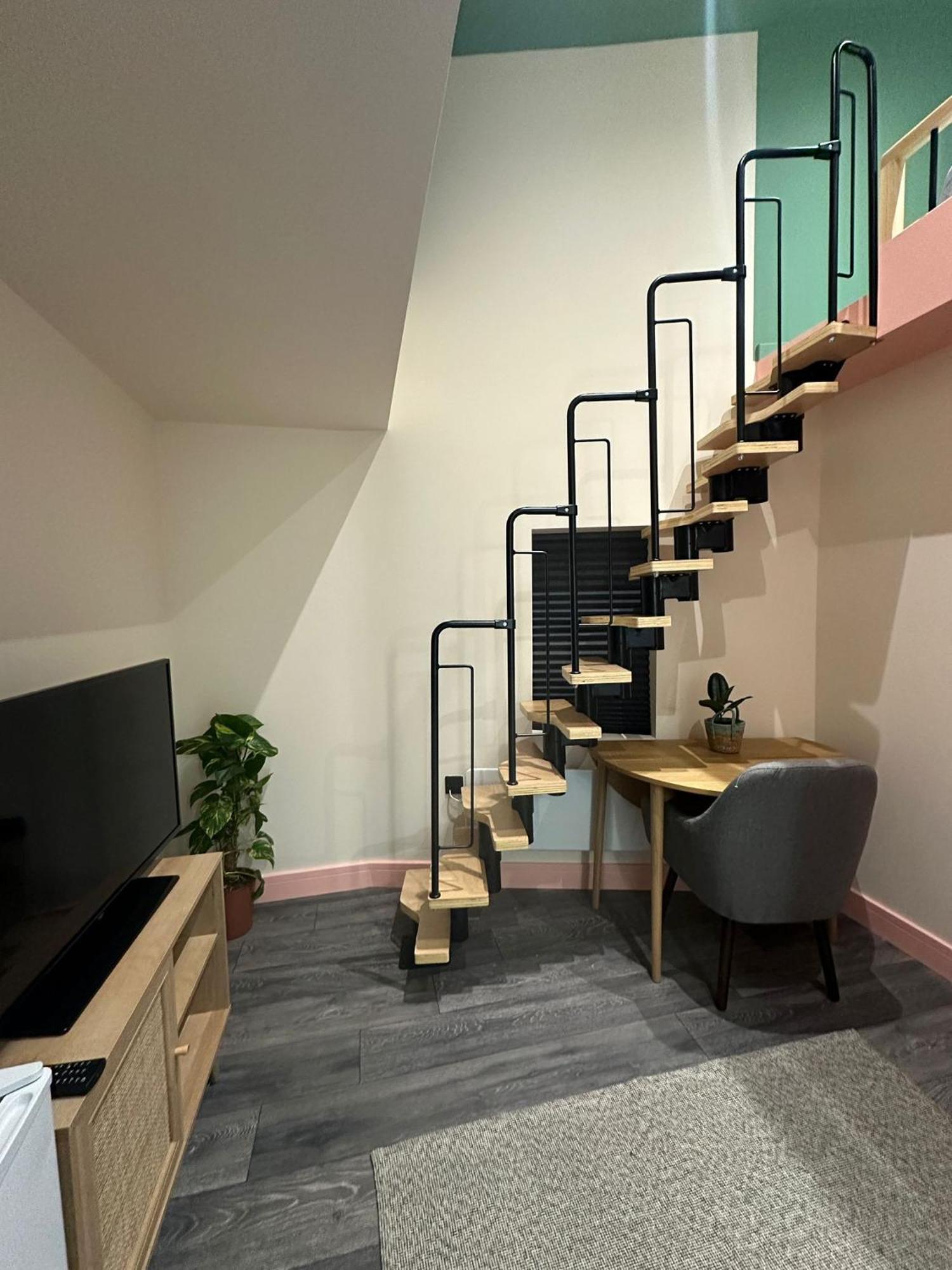Cozy En-suite Loft In Trendy Local Pensionat